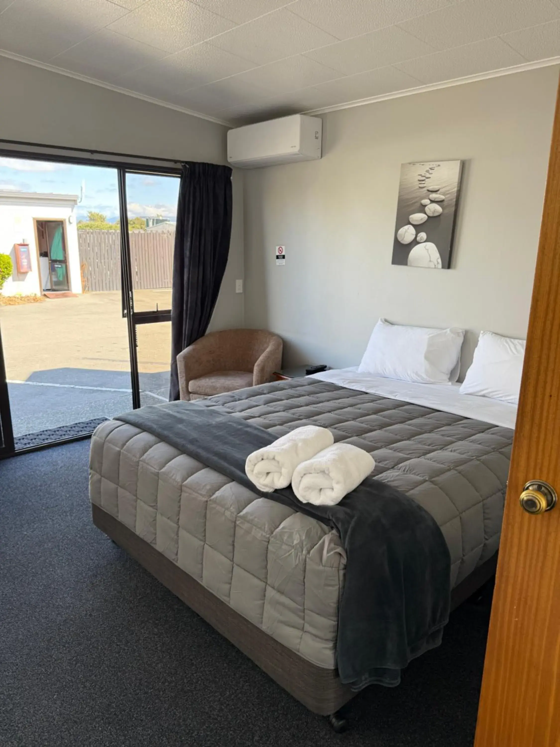 One-Bedroom Apartment in Sundowner Motel One-Bedroom Apartment in Sundowner Motel