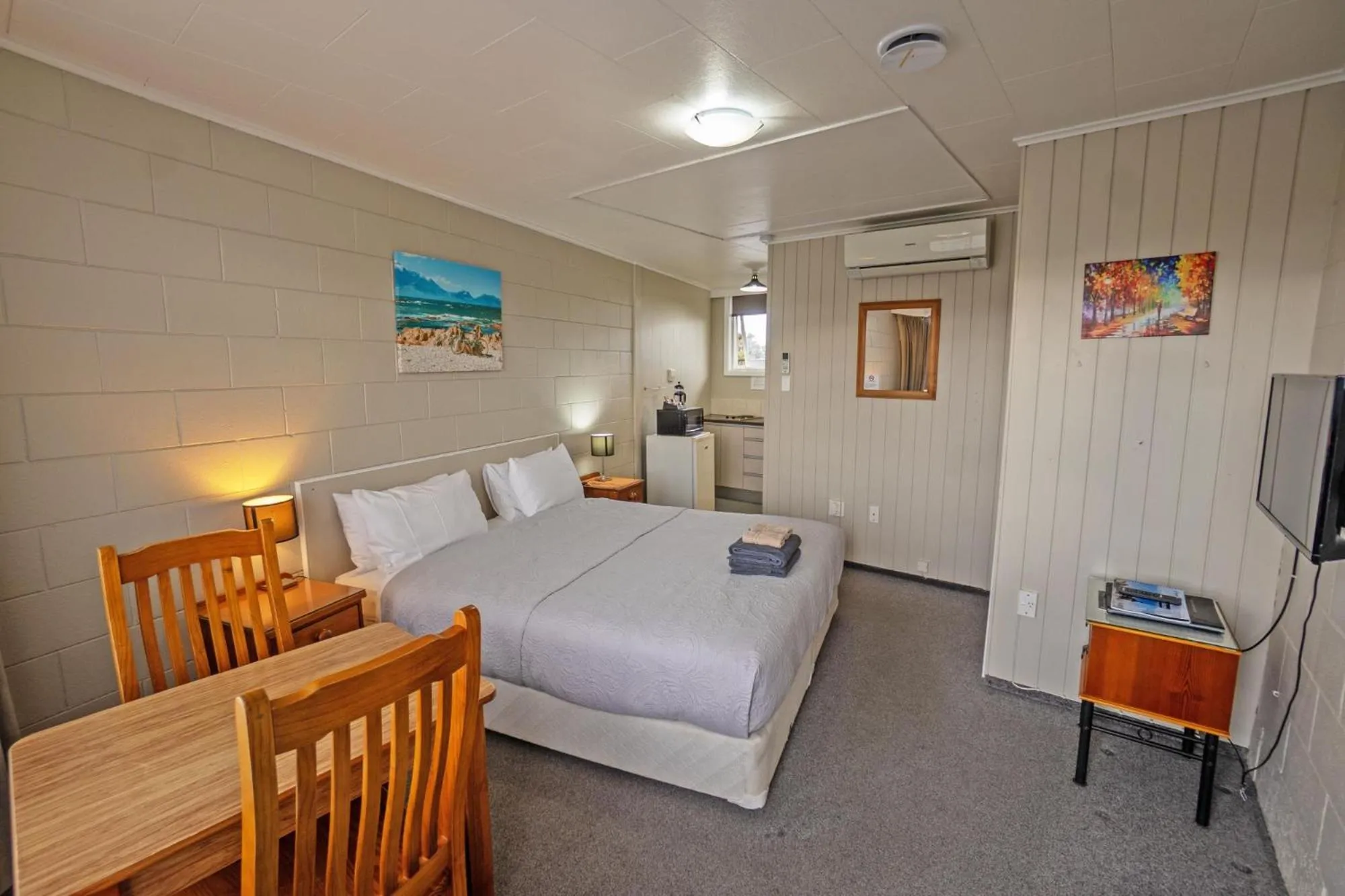 Bed in Kaikoura Motor Inn