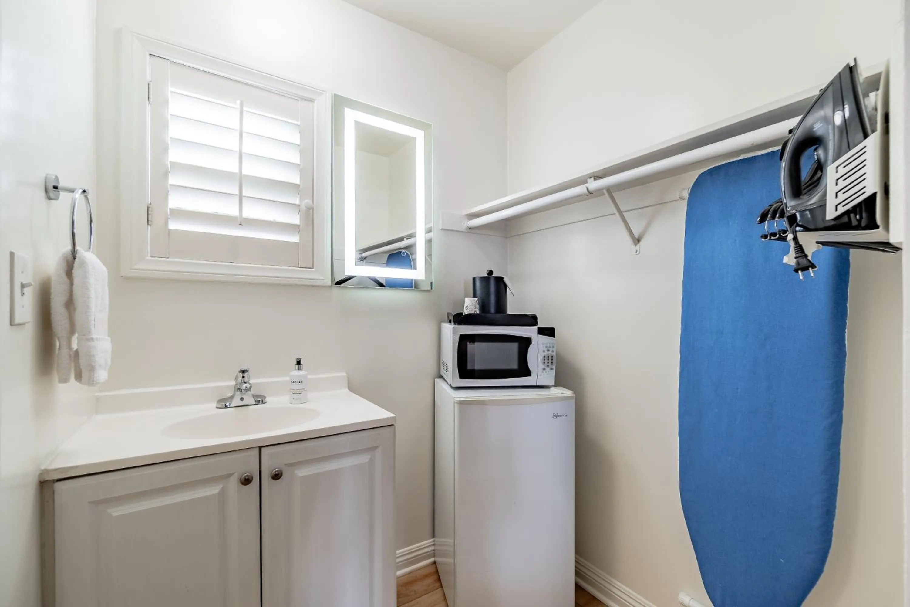 flat iron in Santa Monica Hotel