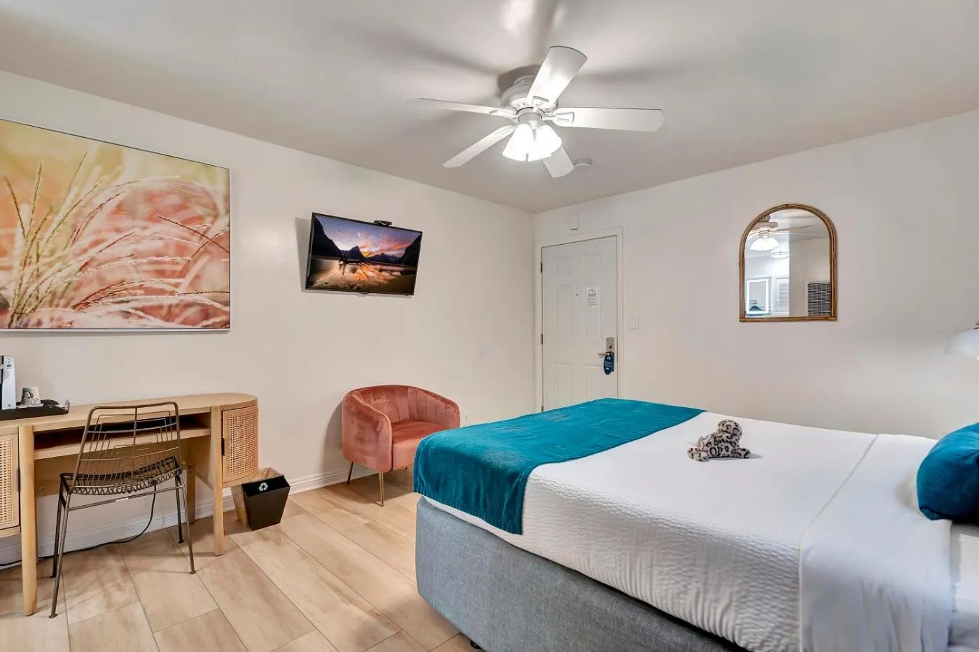 Bed in Santa Monica Hotel