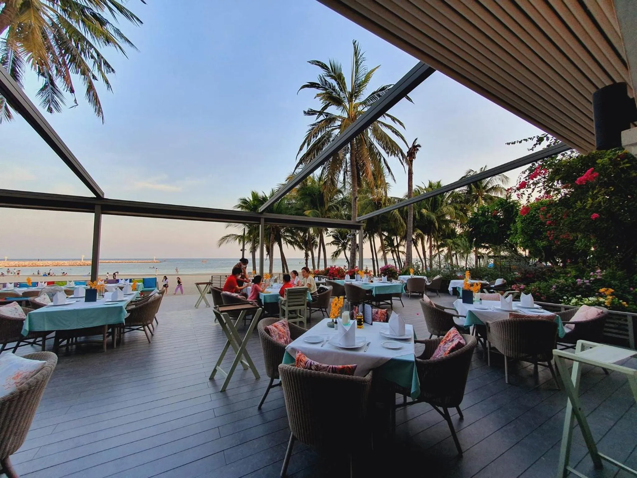 Restaurant/places to eat in Anantasila Beach Resort Hua Hin