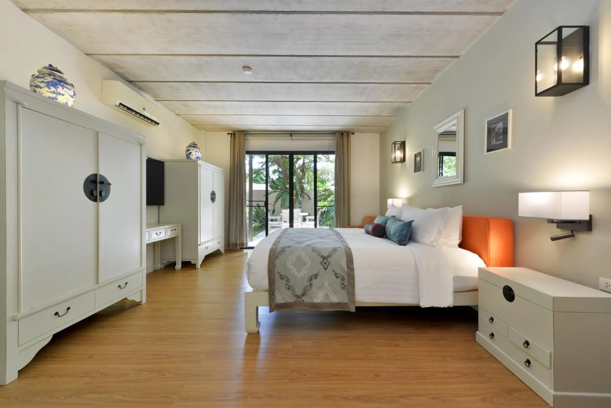 Bedroom, Bed in Anantasila Beach Resort Hua Hin