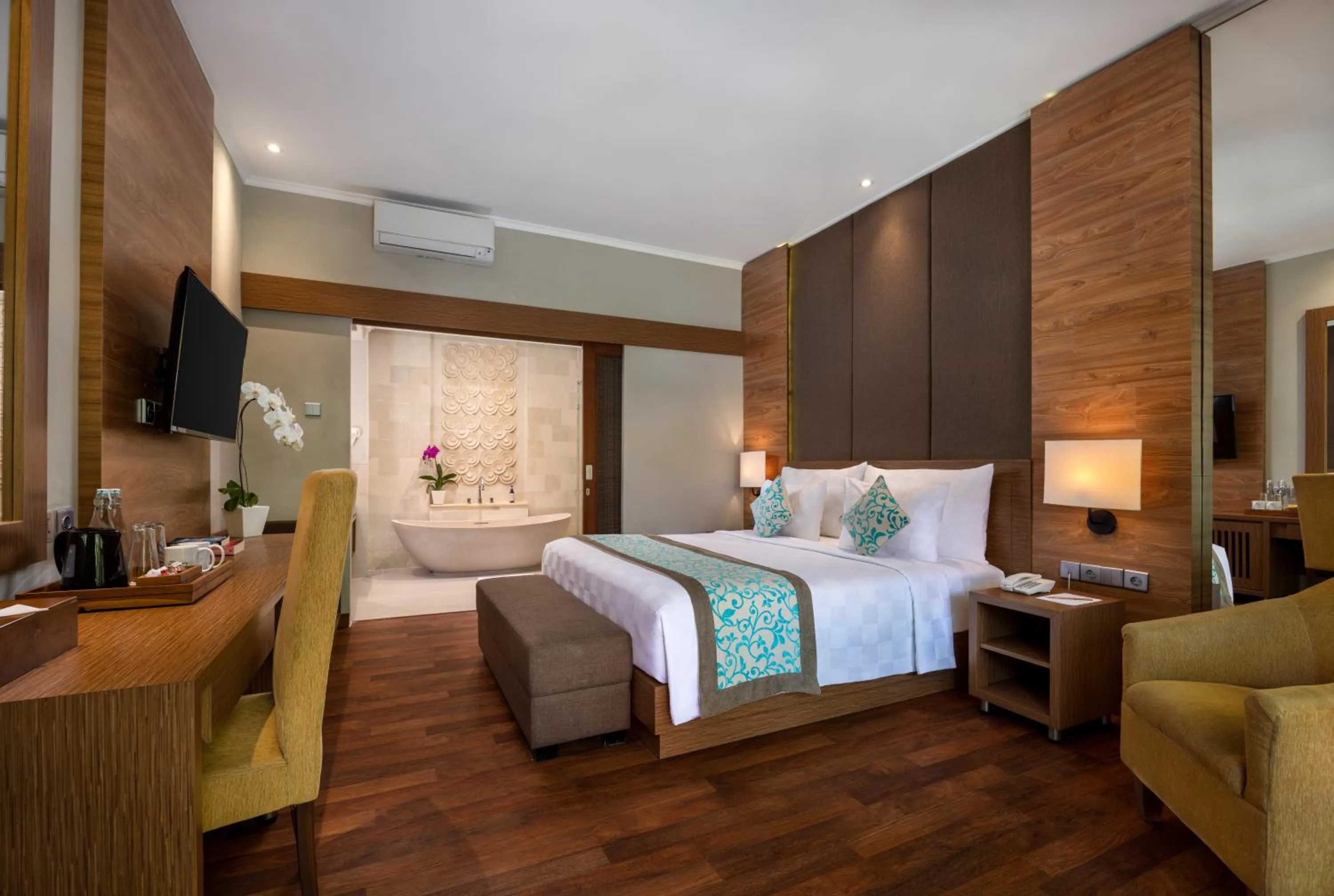 Bedroom, Bed in Adhi Jaya Hotel