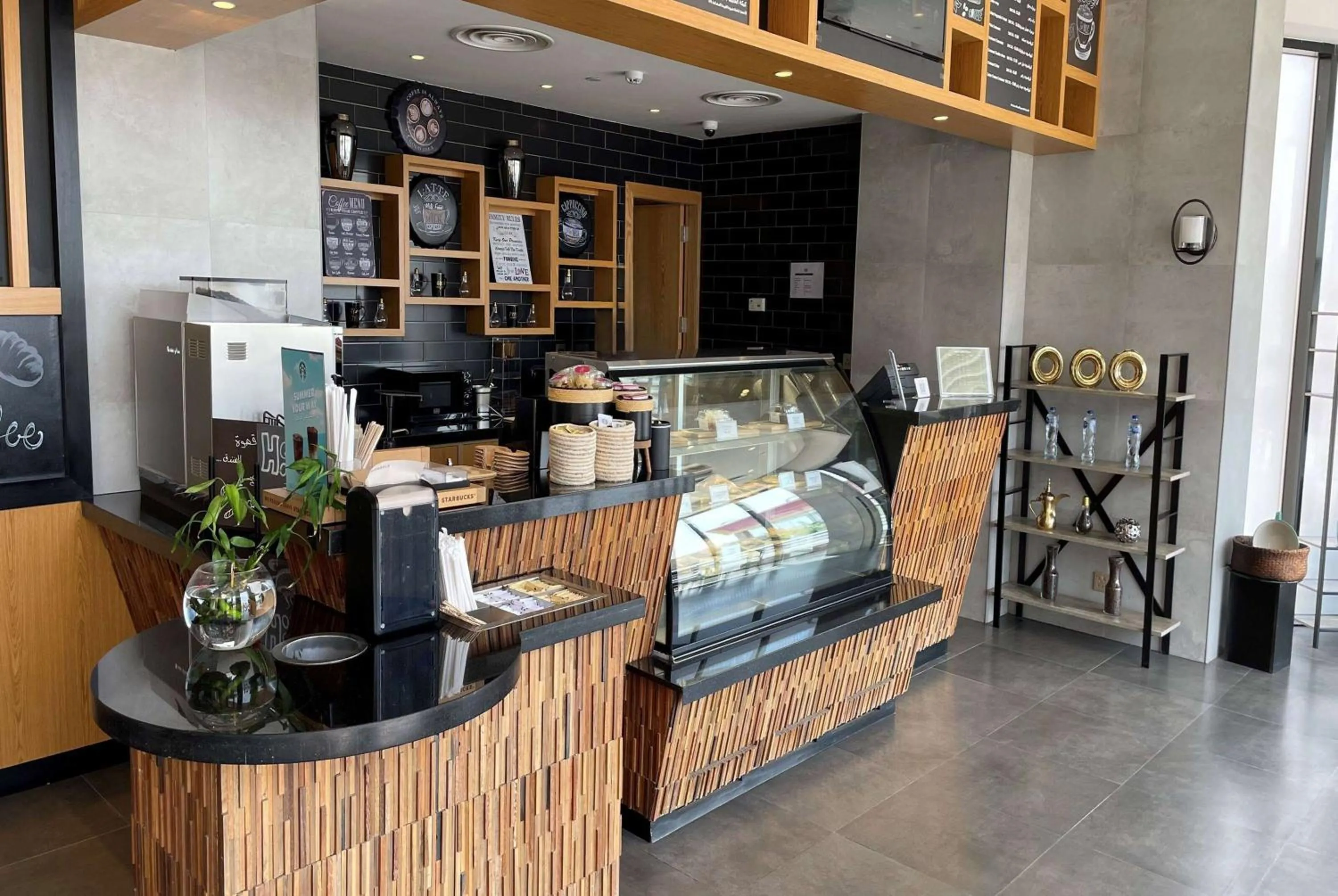 Restaurant/places to eat in Ramada Hotel & Suites by Wyndham Al Qassim