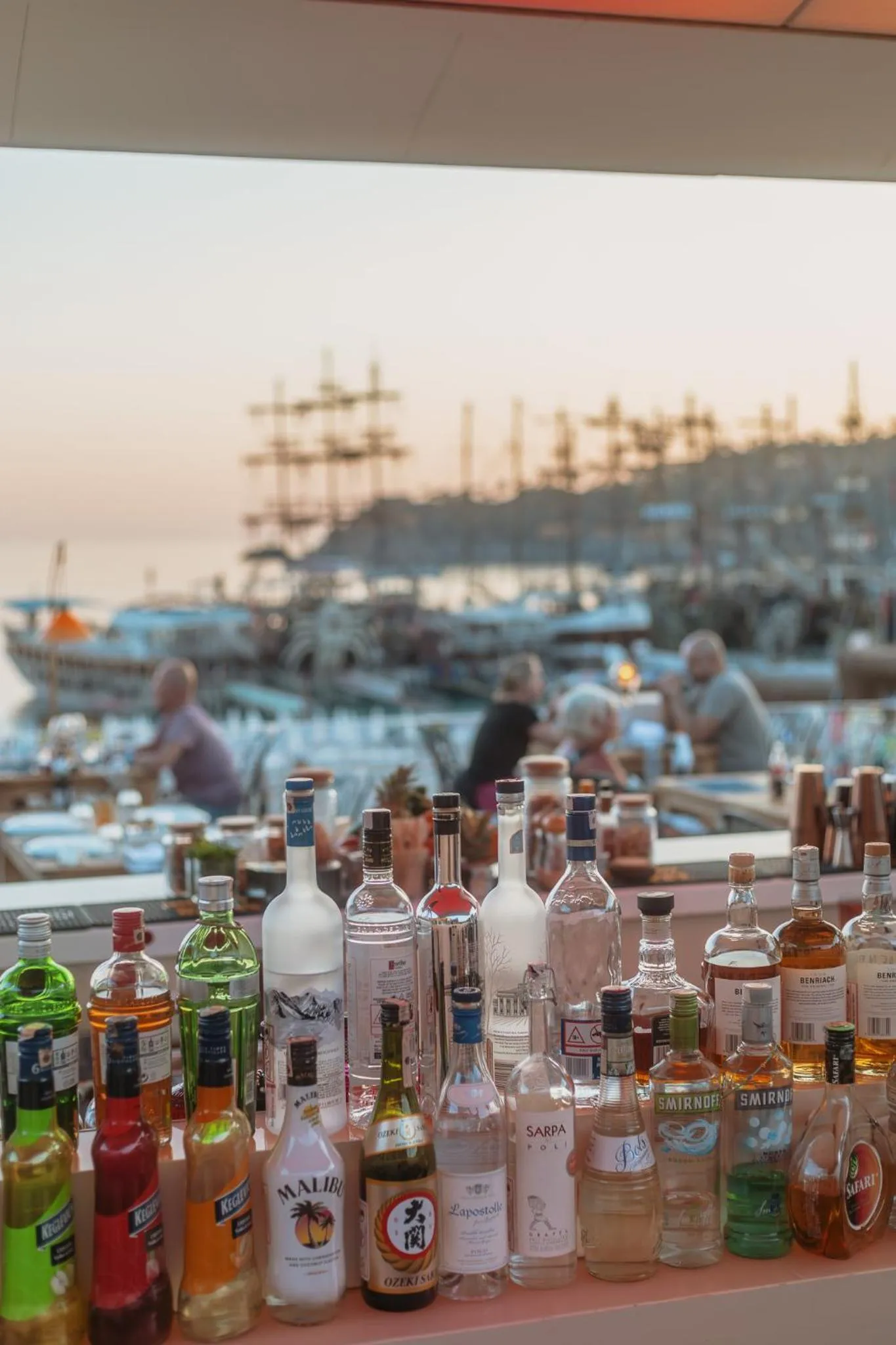 Restaurant/places to eat in Jade Residence