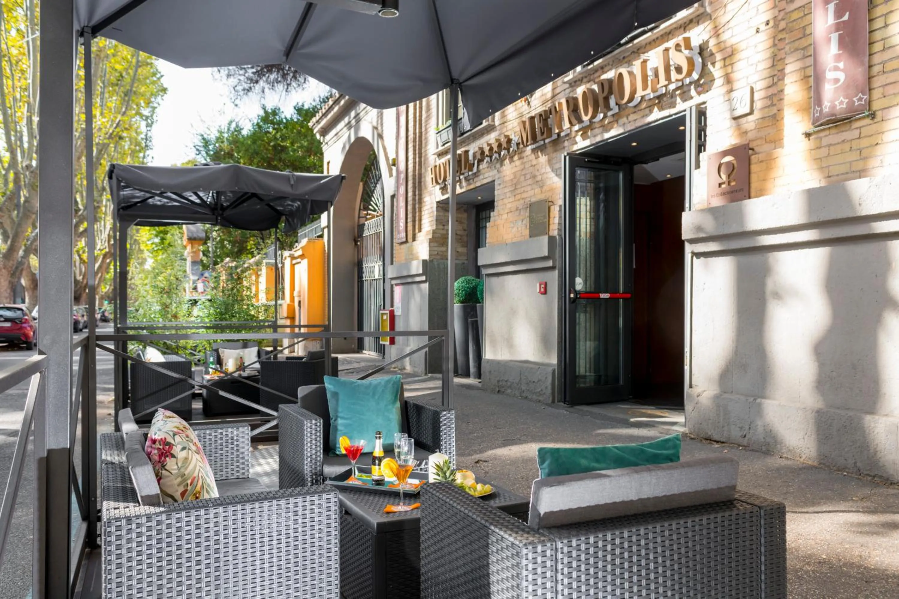 Property building in Hotel Metropolis