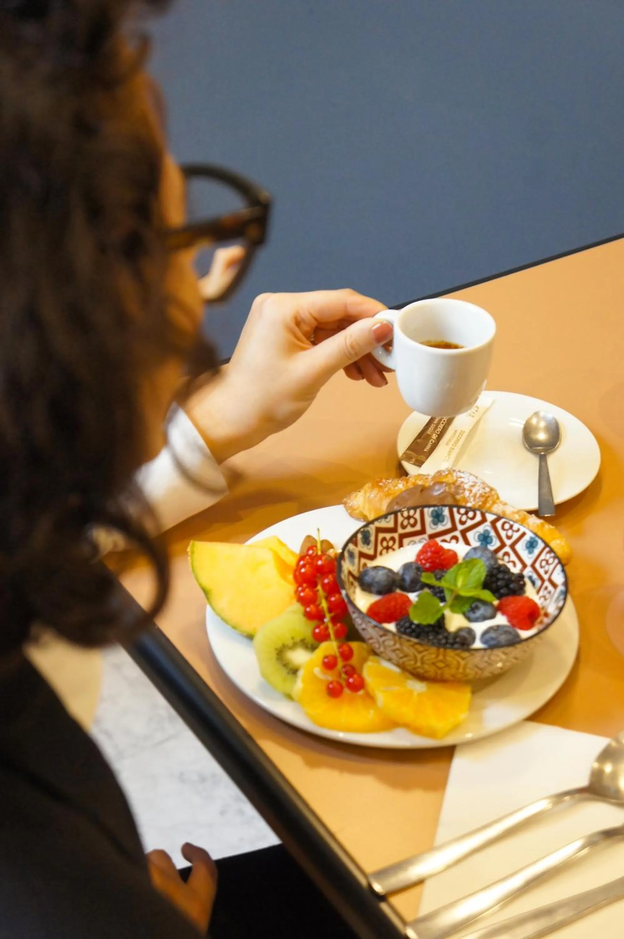 People in Hotel Marisa