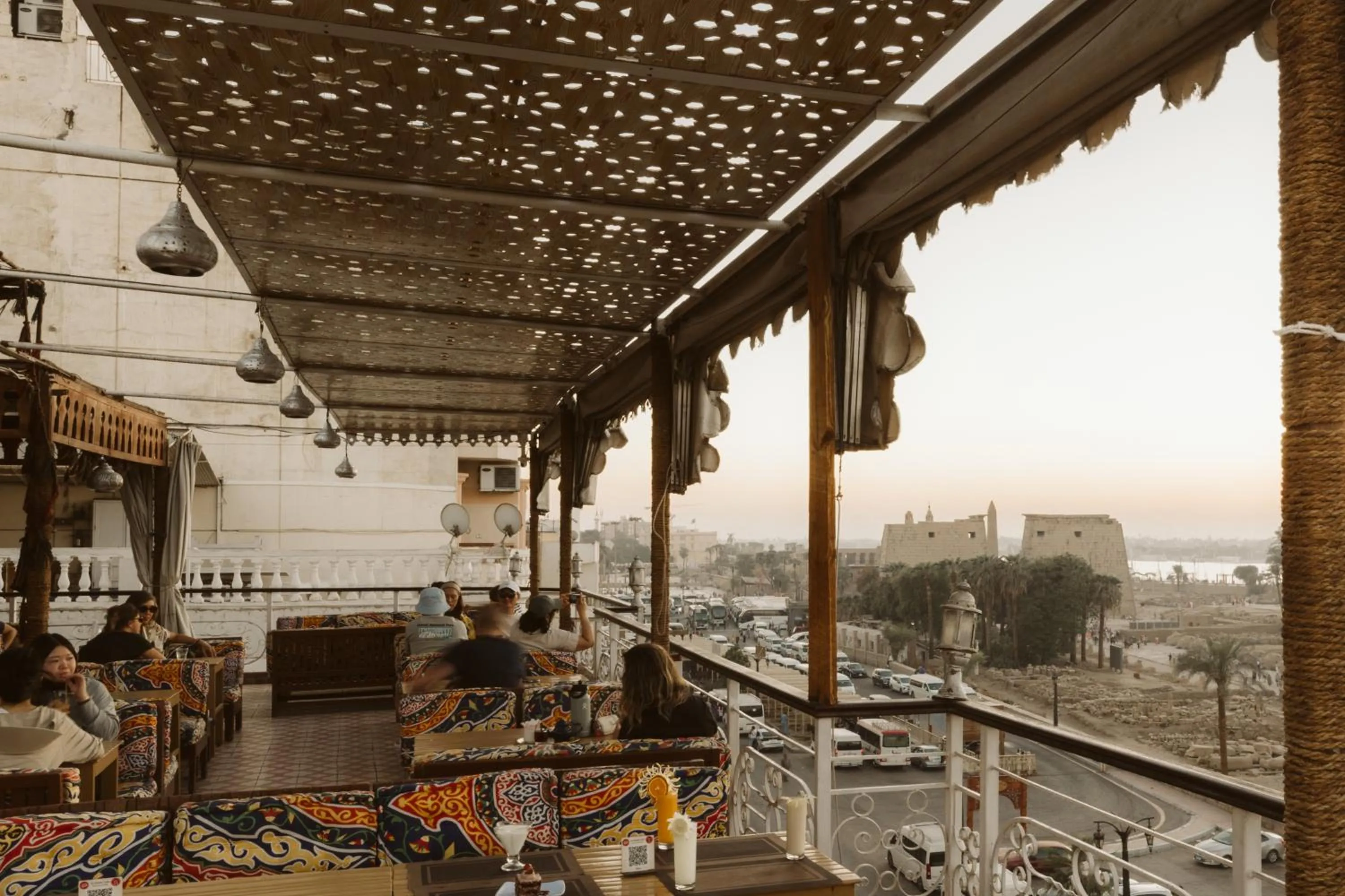 Restaurant/places to eat in Nefertiti Hotel Luxor