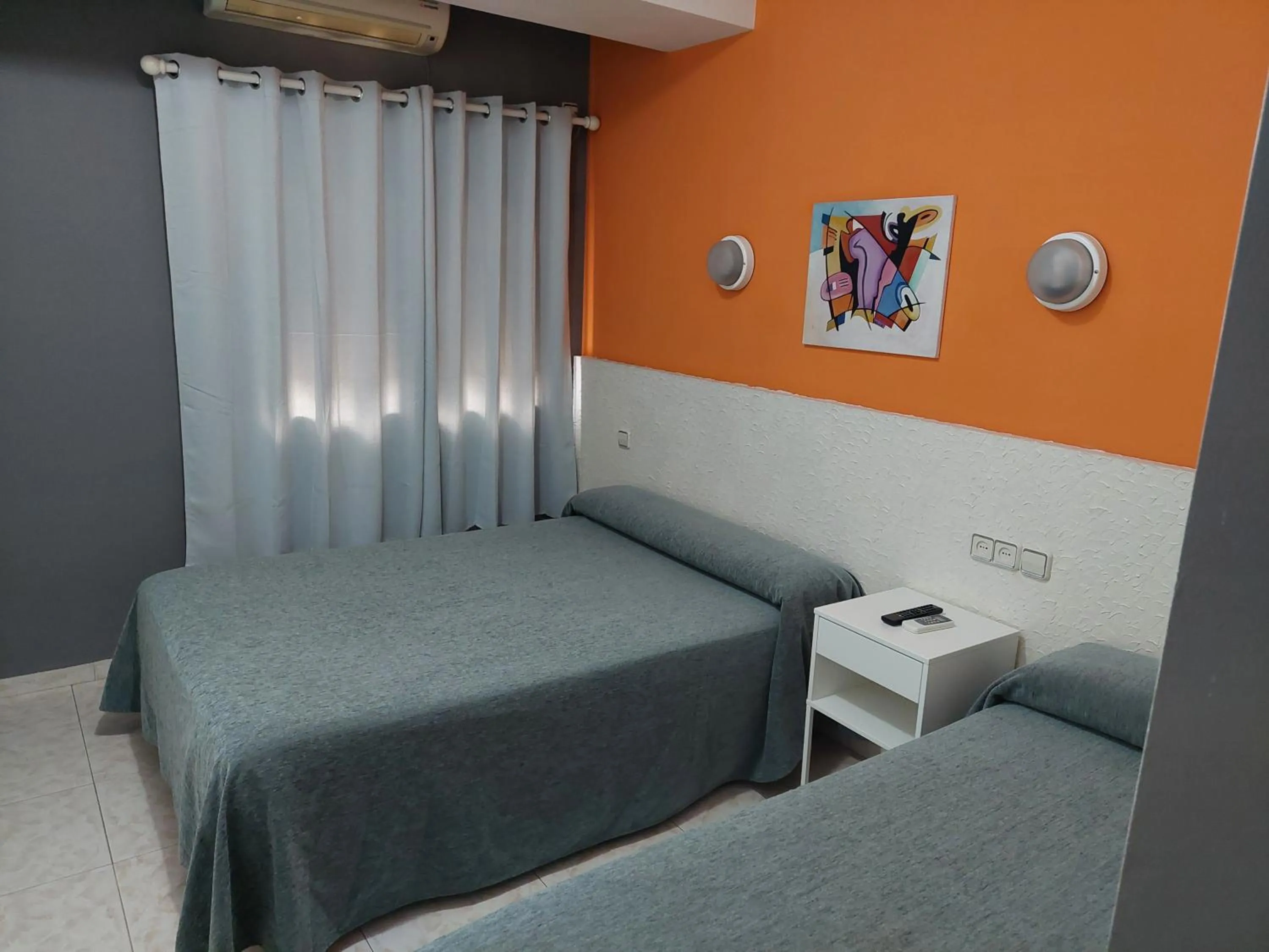 Bedroom, Bed in Hotel Cervantes