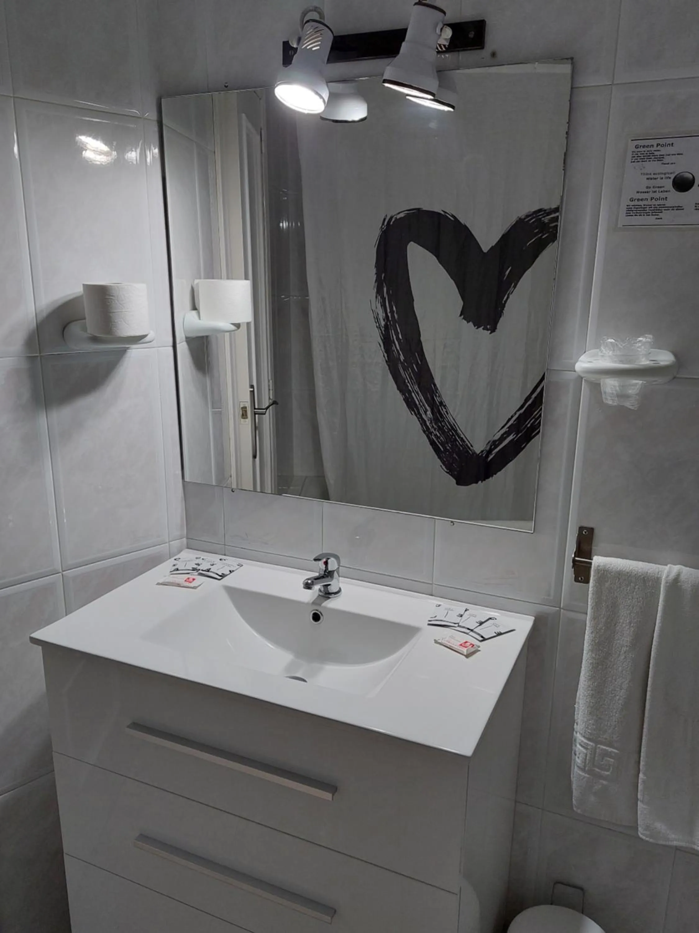 Bathroom in Hotel Cervantes