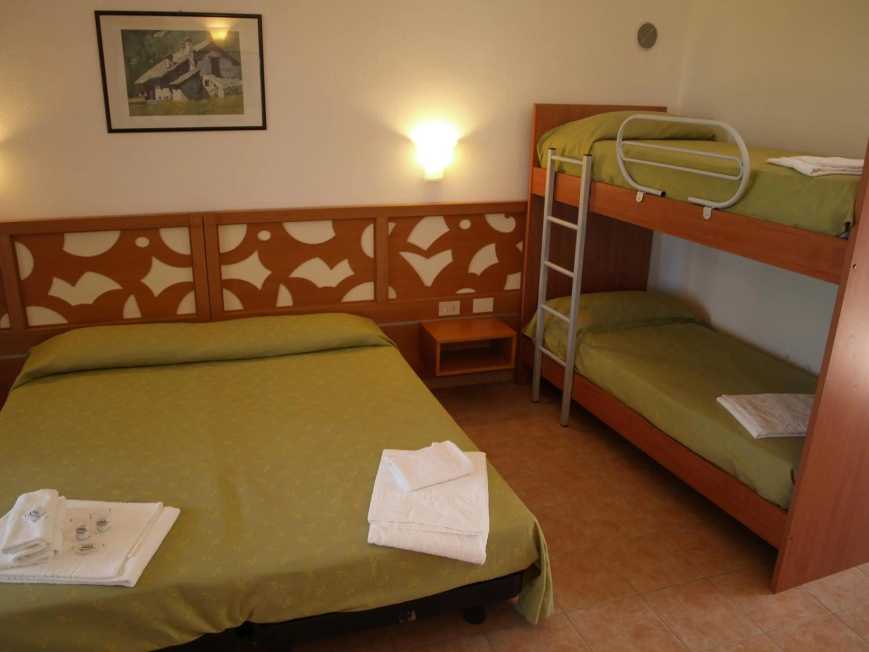 bunk bed, Bed in Club Esse Gallura