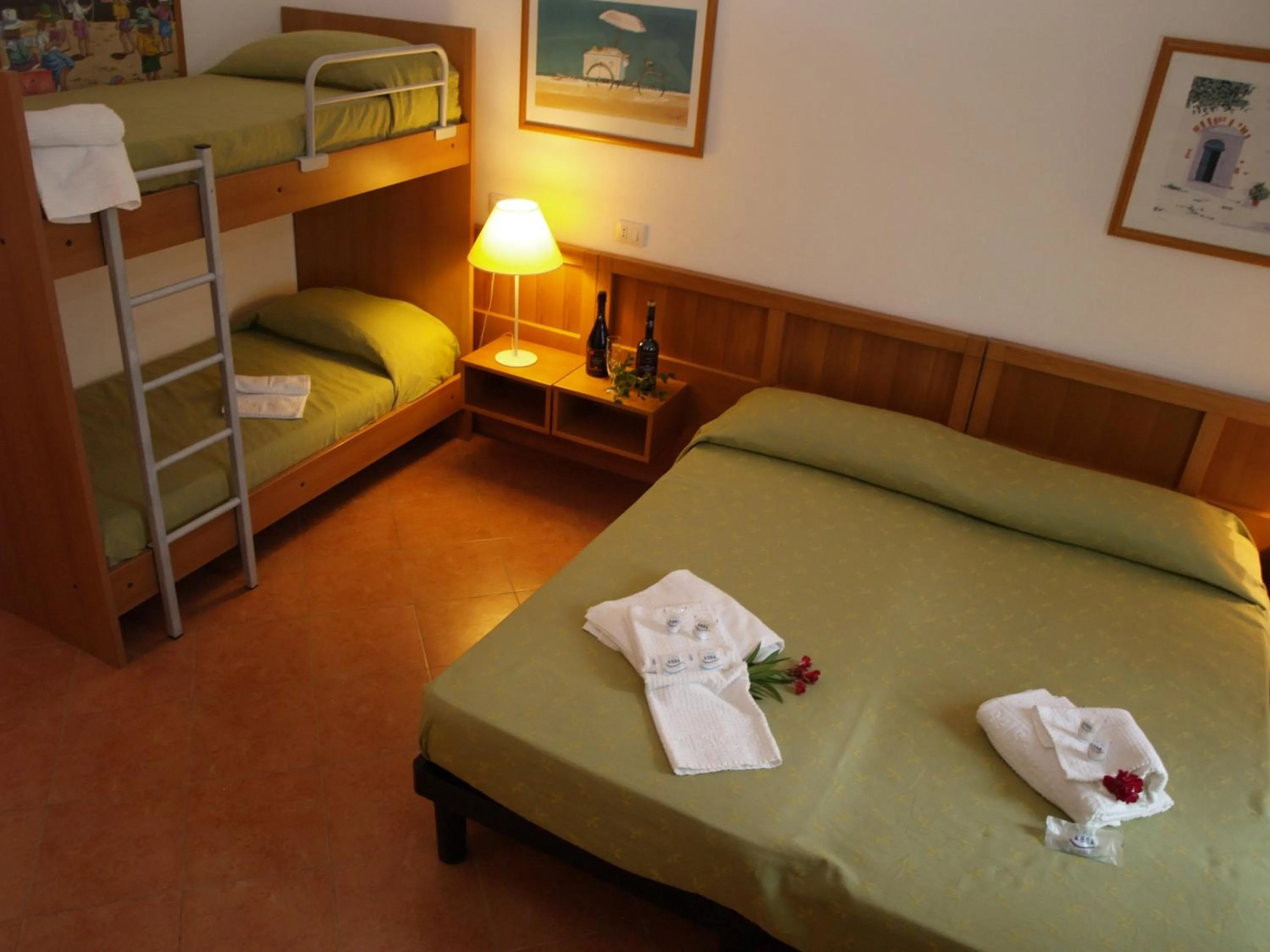 bunk bed, Bed in Club Esse Gallura