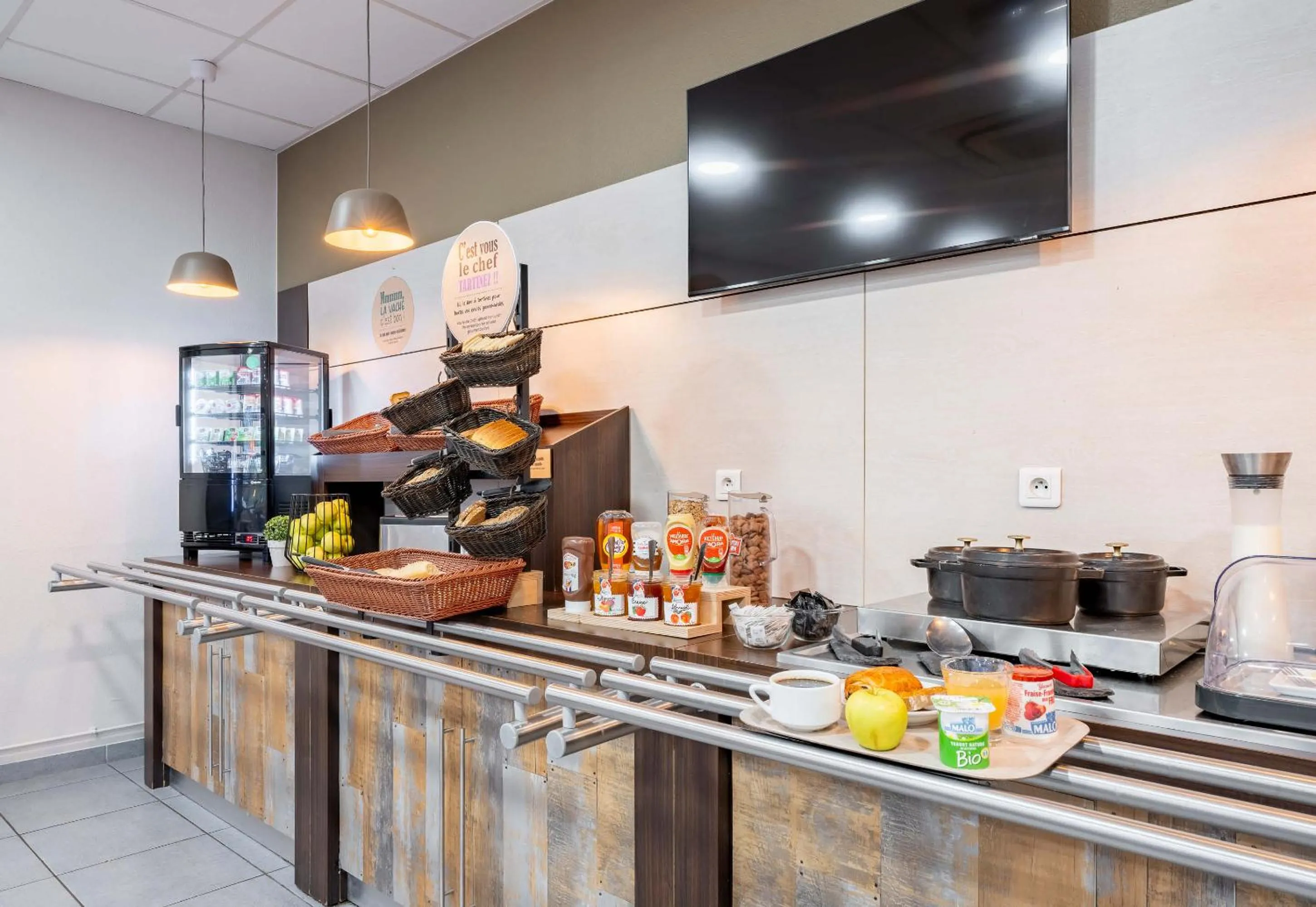 Breakfast in B&B HOTEL Maubeuge-Louvroil