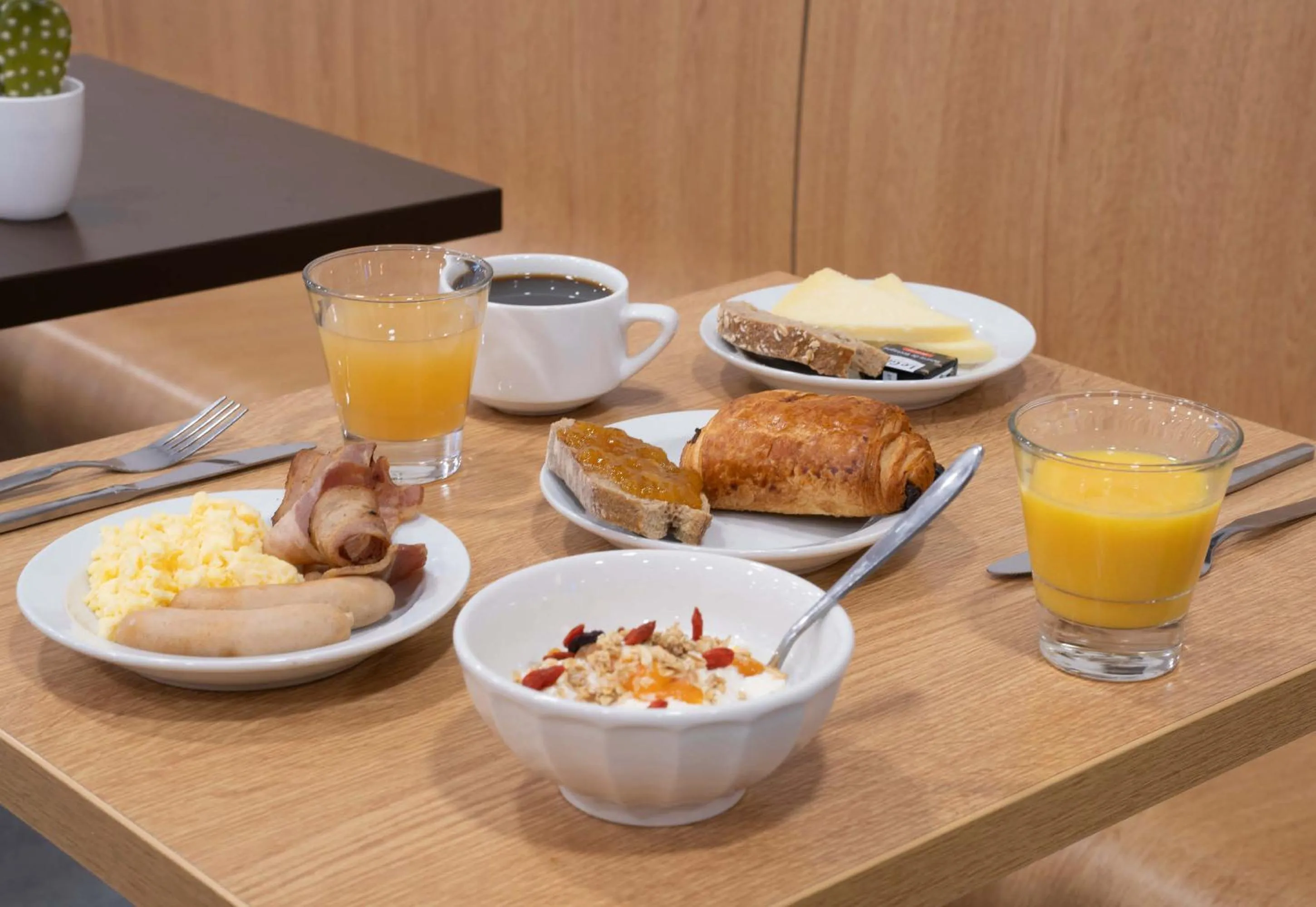 Breakfast in B&B HOTEL Maubeuge-Louvroil