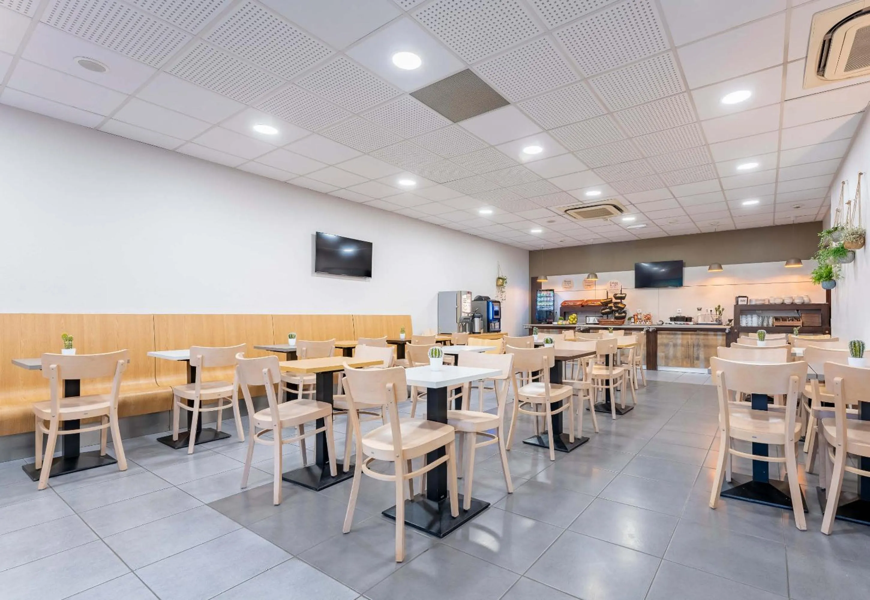 Lunch in B&B HOTEL Maubeuge-Louvroil