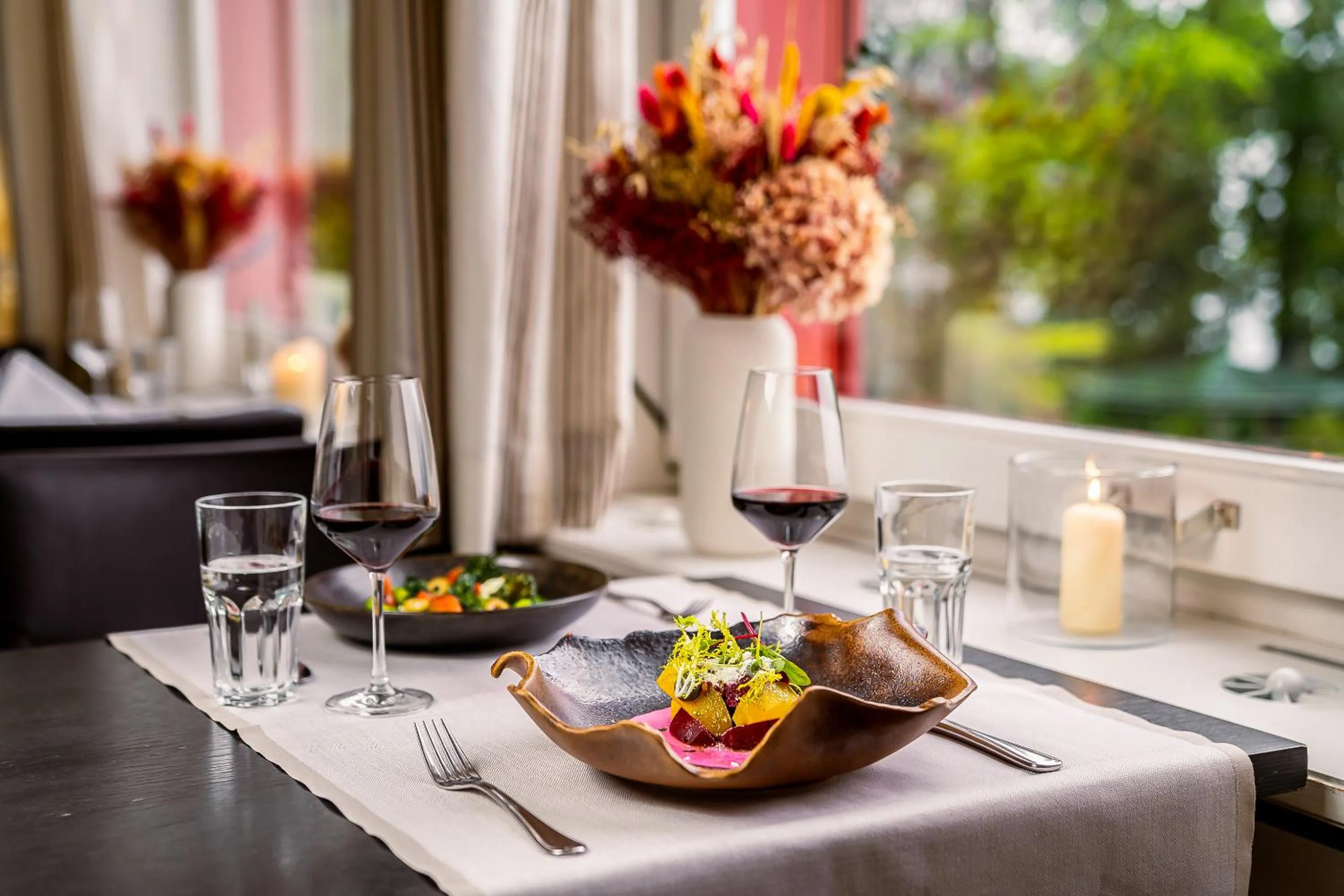 Restaurant/places to eat in Hotel Vitznauerhof - Lifestyle Hideaway at Lake Lucerne