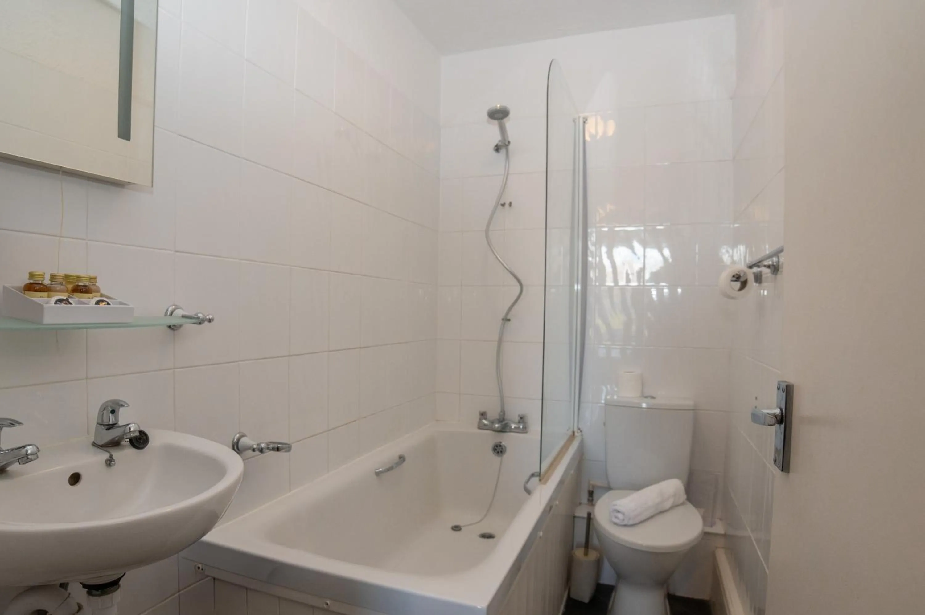 Shower in The Cherry Tree Guest House