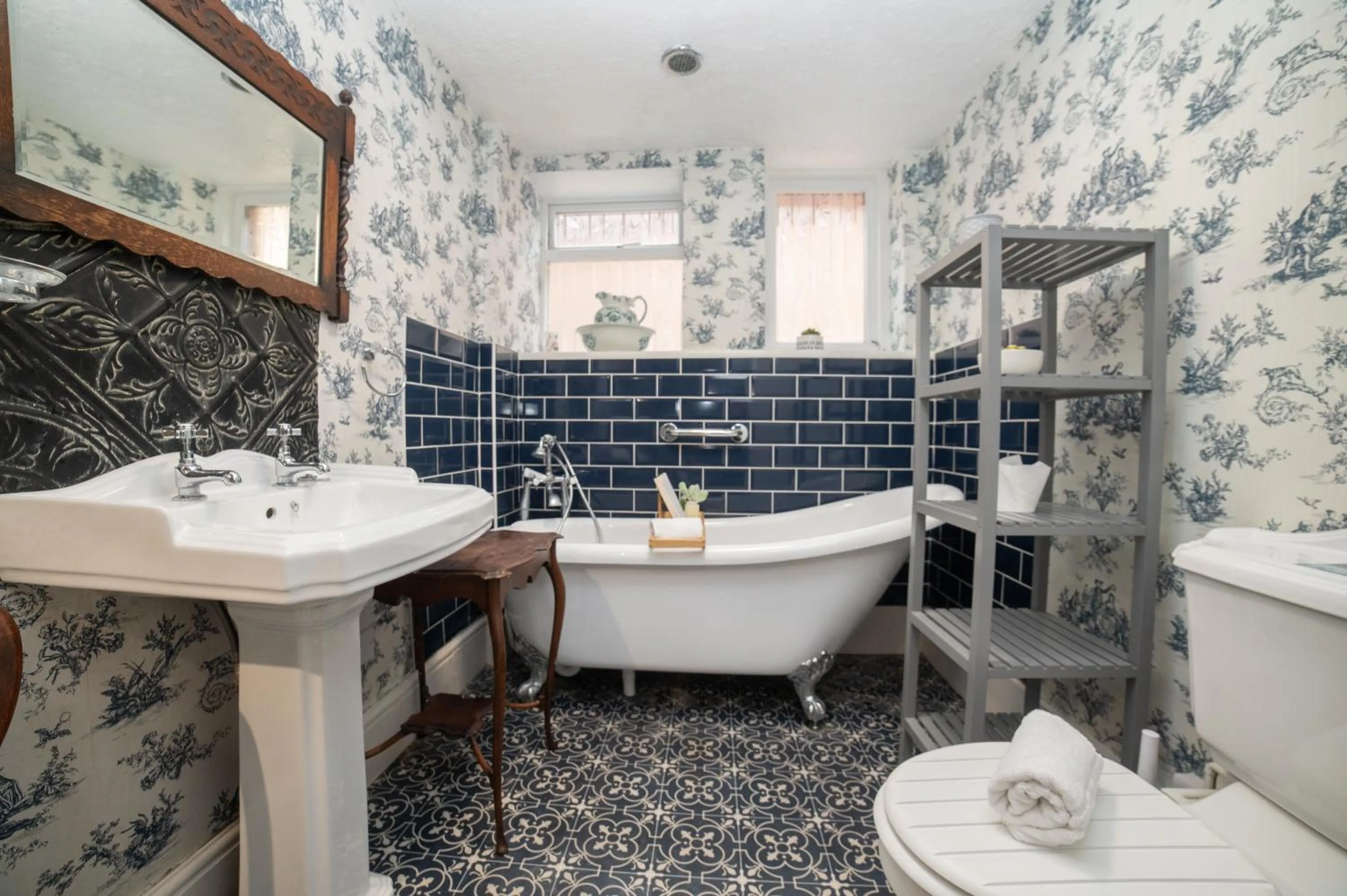 Shower in The Cherry Tree Guest House