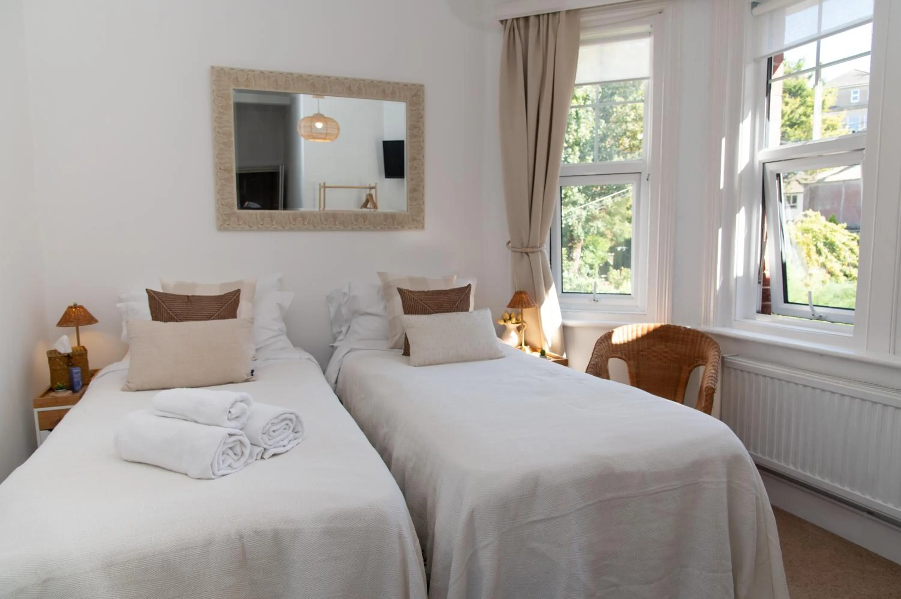 Bedroom, Bed in The Cherry Tree Guest House