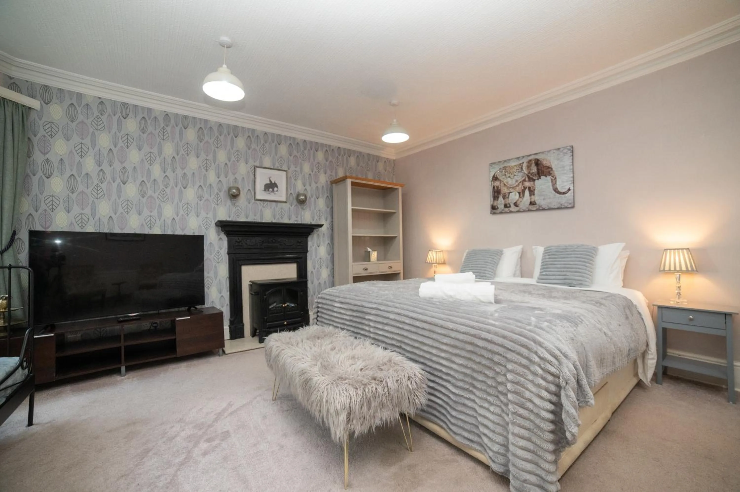 Bed in The Cherry Tree Guest House