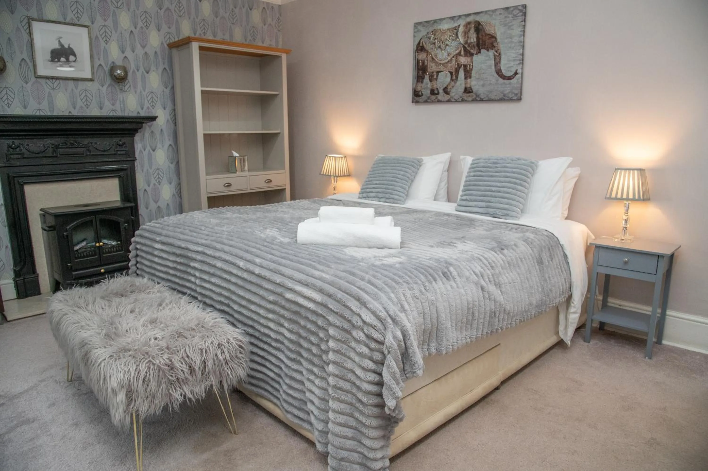 Bedroom, Bed in The Cherry Tree Guest House