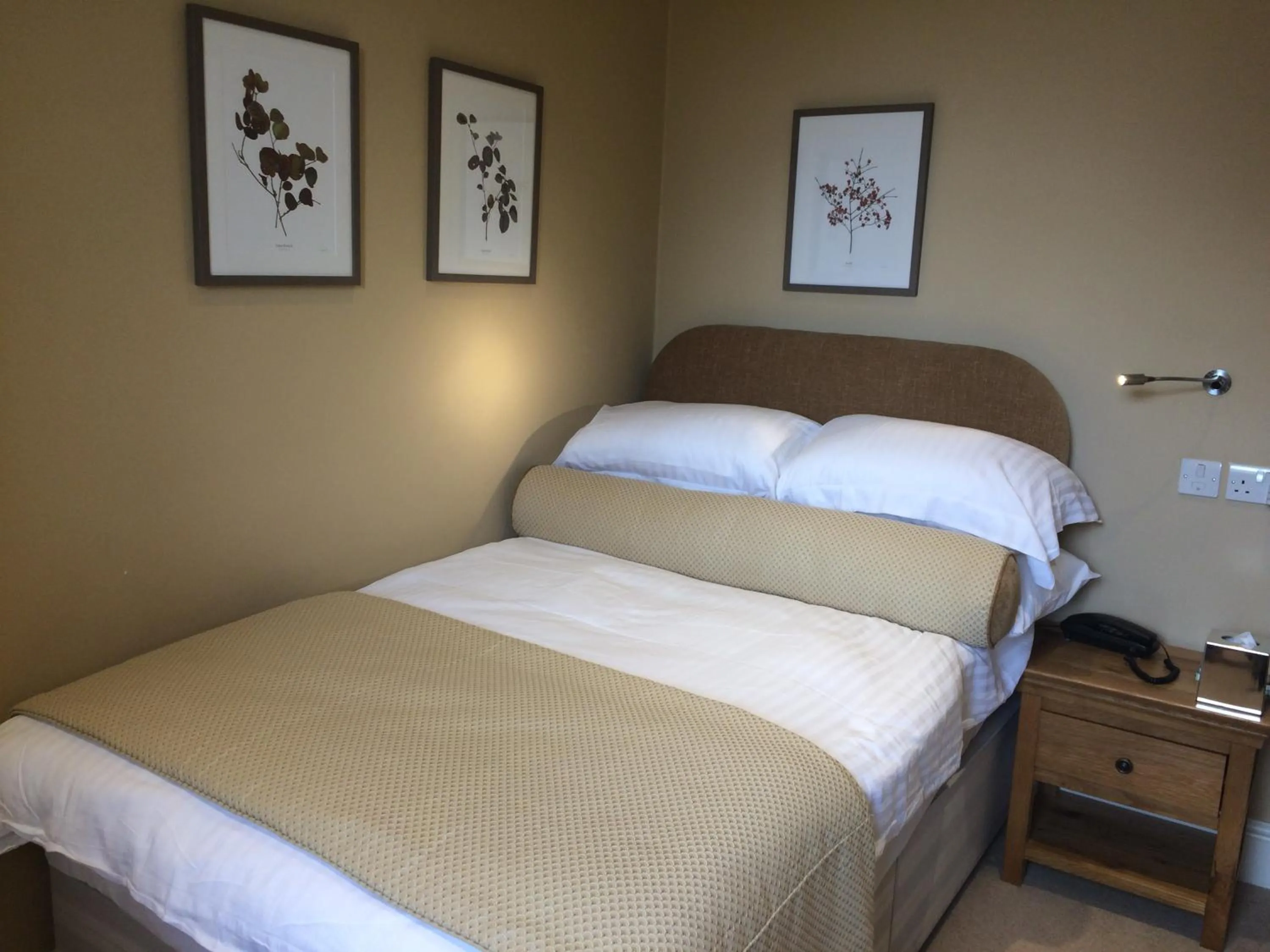 Bedroom, Bed in The Swan At Hay