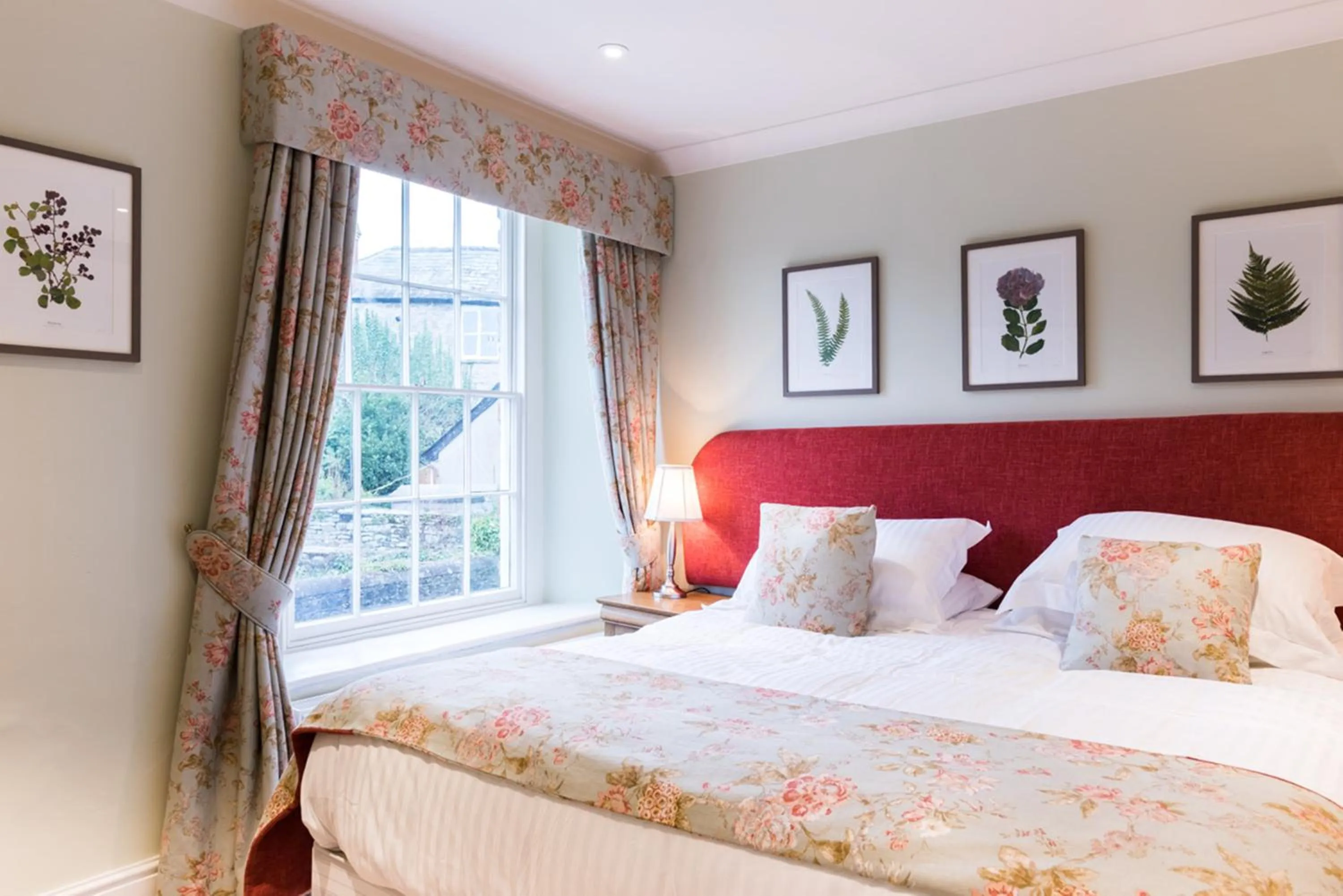 Bedroom, Bed in The Swan At Hay