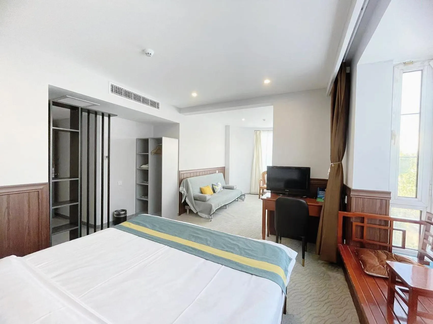 Bed in Beijing RJ Brown City Center Hotel Tian An Men & Forbidden City