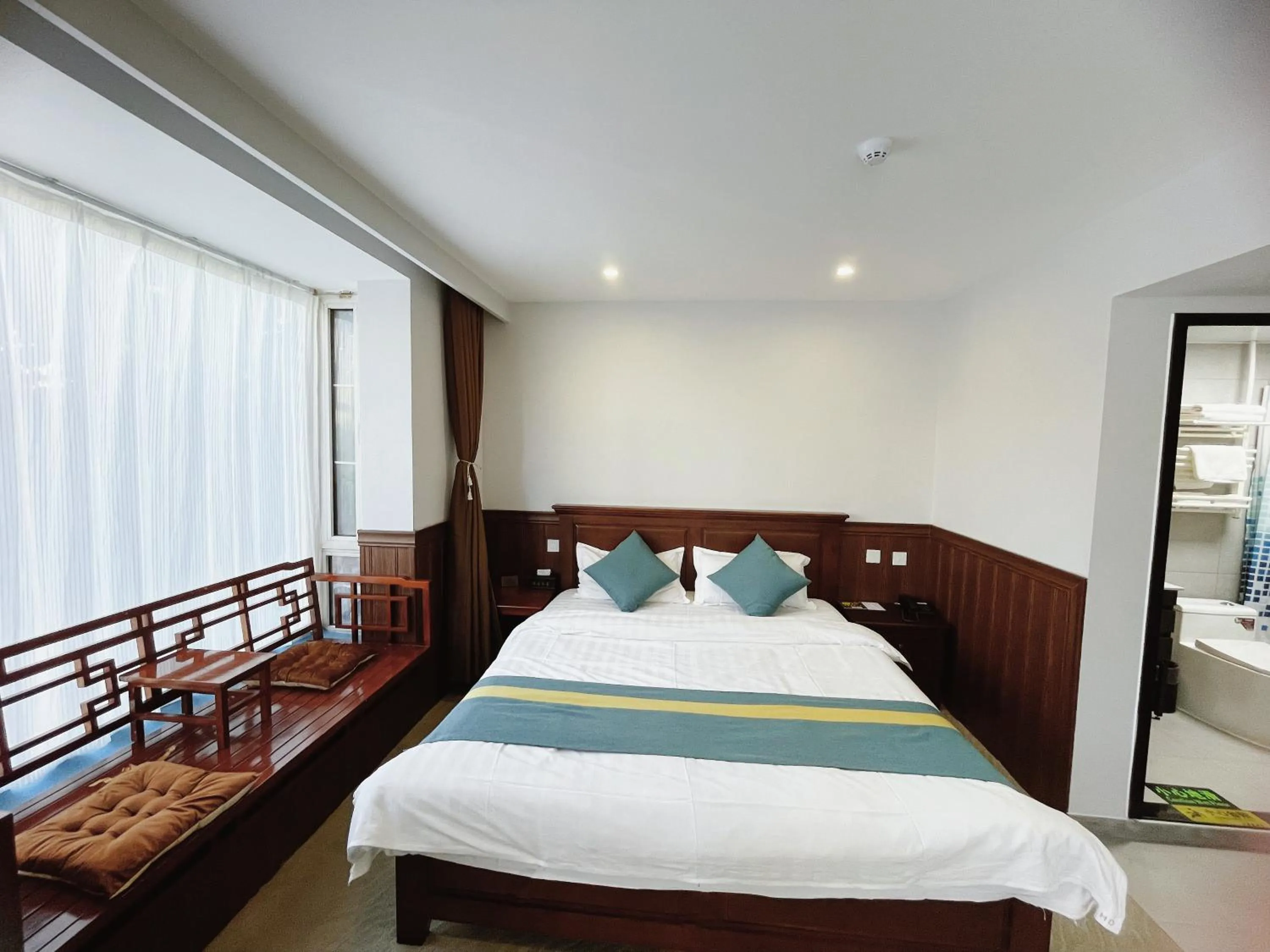 Photo of the whole room, Bed in Beijing RJ Brown City Center Hotel Tian An Men & Forbidden City