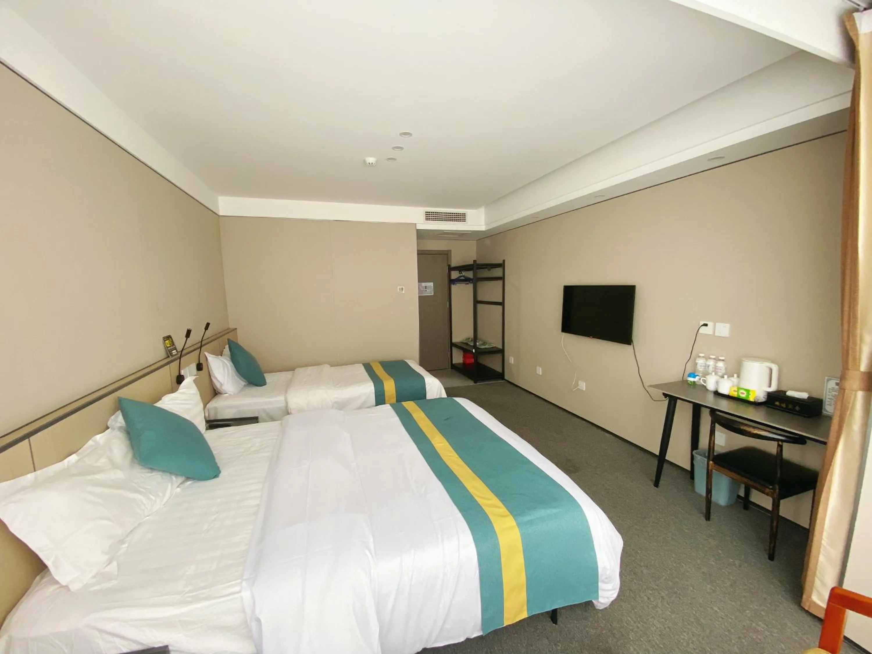 Bed in Beijing RJ Brown City Center Hotel Tian An Men & Forbidden City