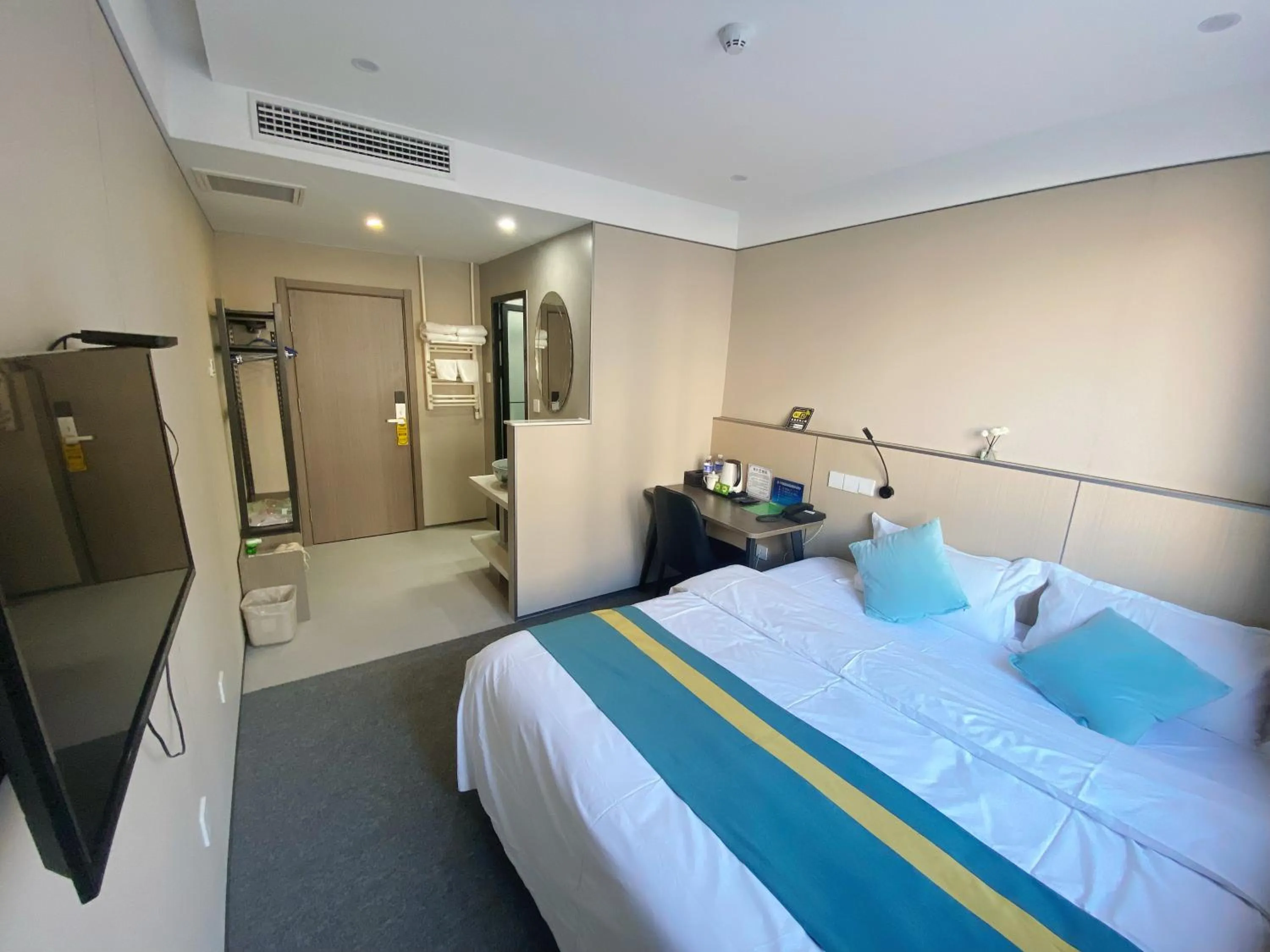 Bed in Beijing RJ Brown City Center Hotel Tian An Men & Forbidden City