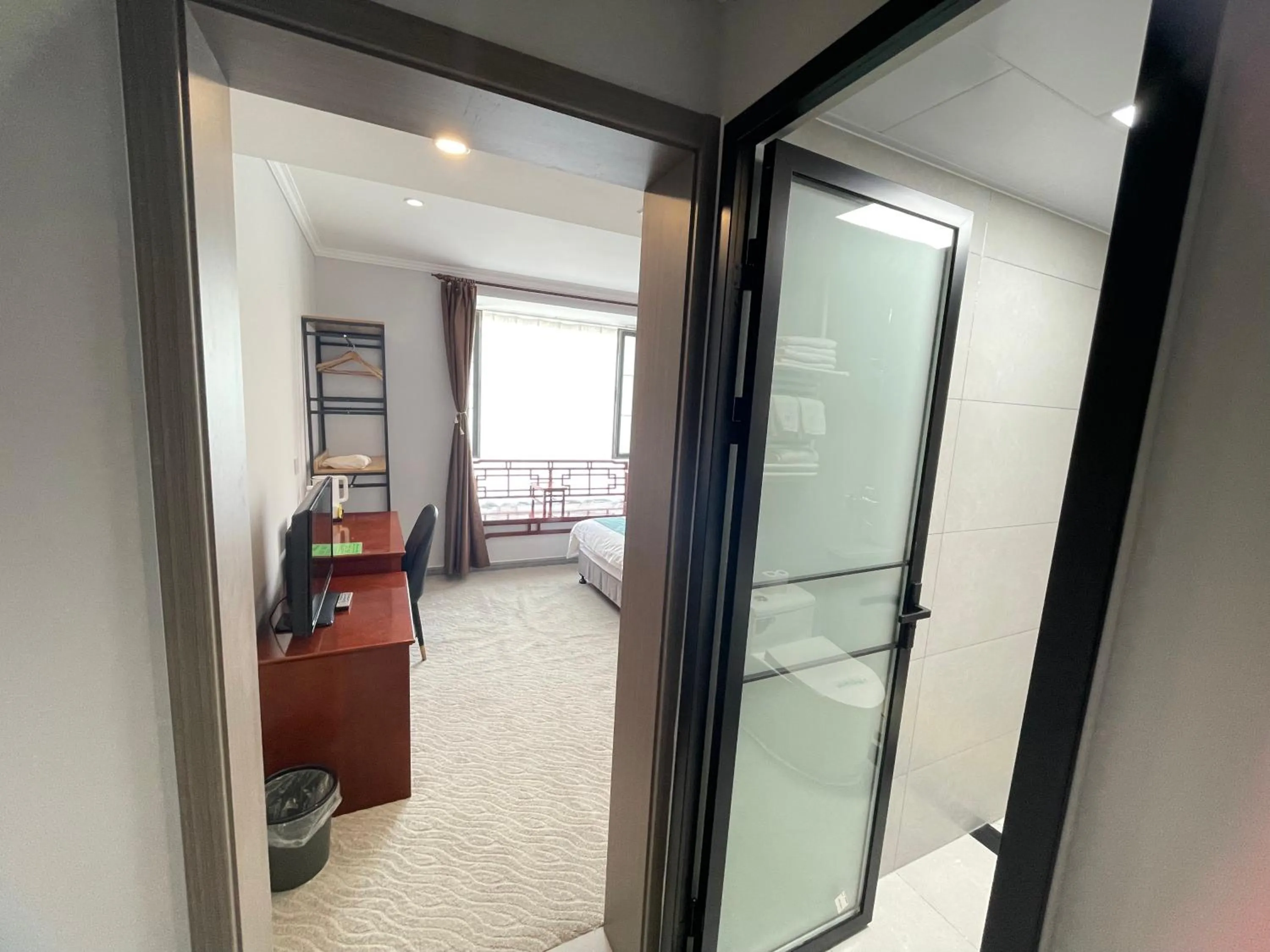 hair dresser in Beijing RJ Brown City Center Hotel Tian An Men & Forbidden City