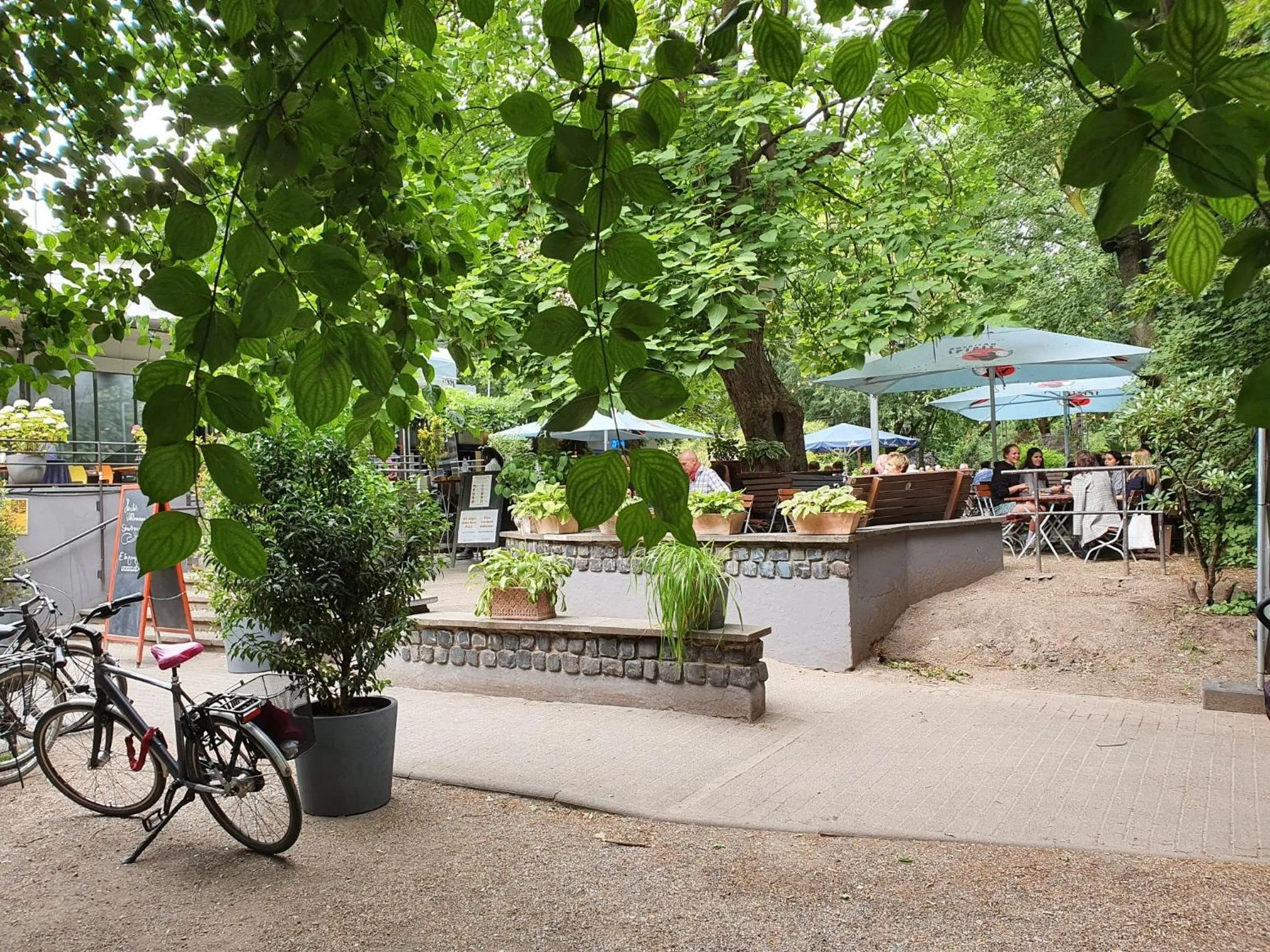 Restaurant/places to eat in CityPark Hotel