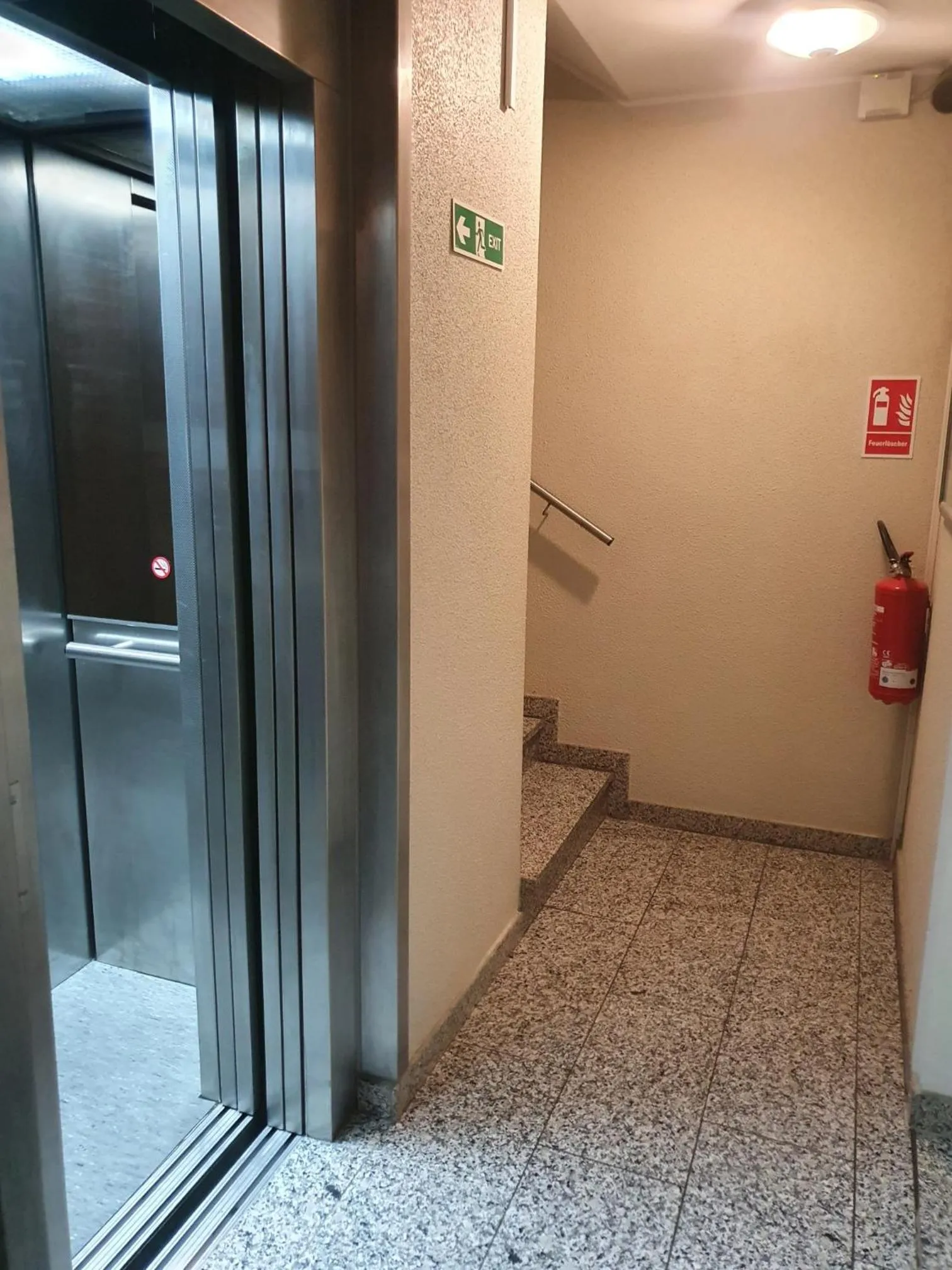 elevator in CityPark Hotel