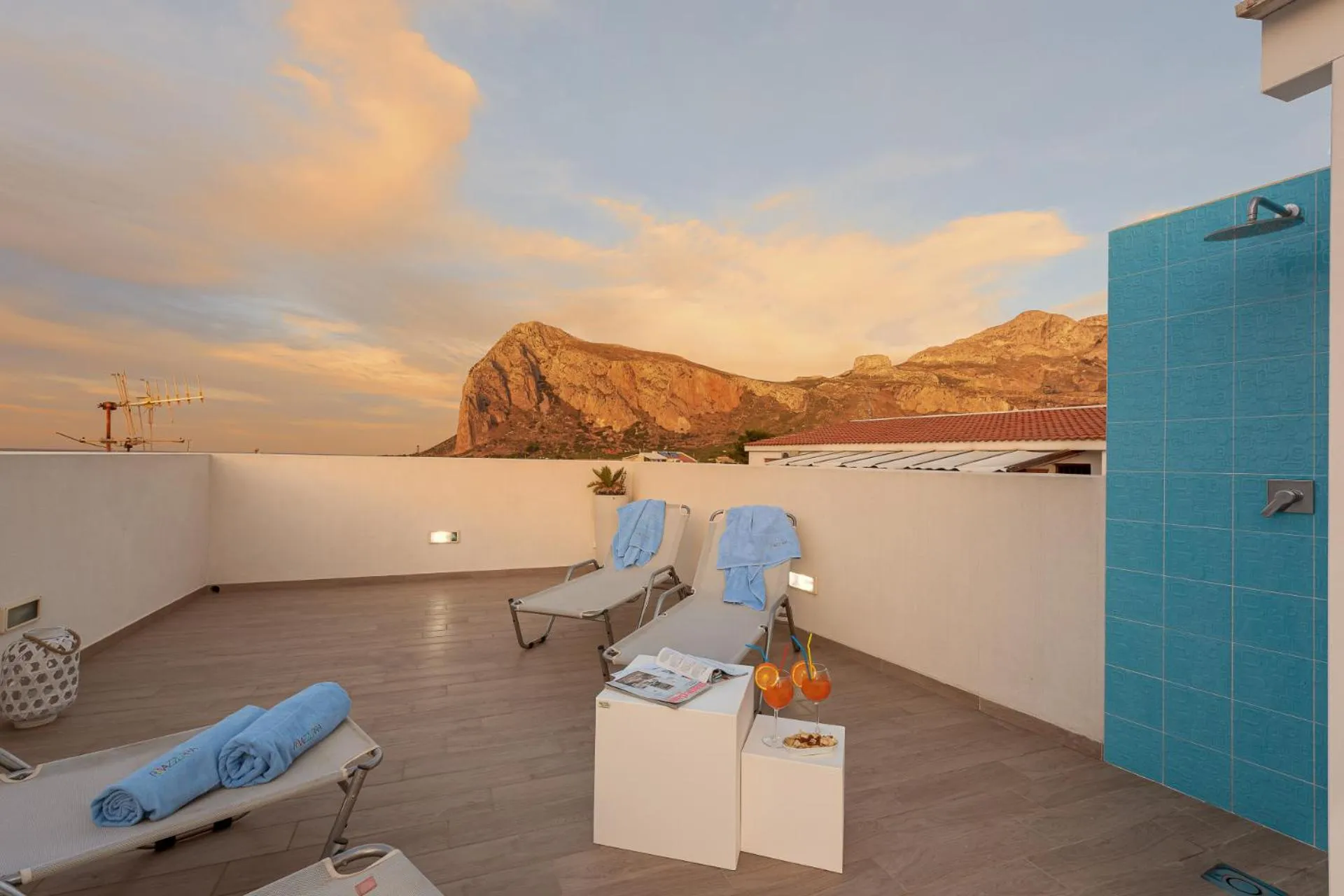 Balcony/Terrace in Rivazzurra Design Rooms