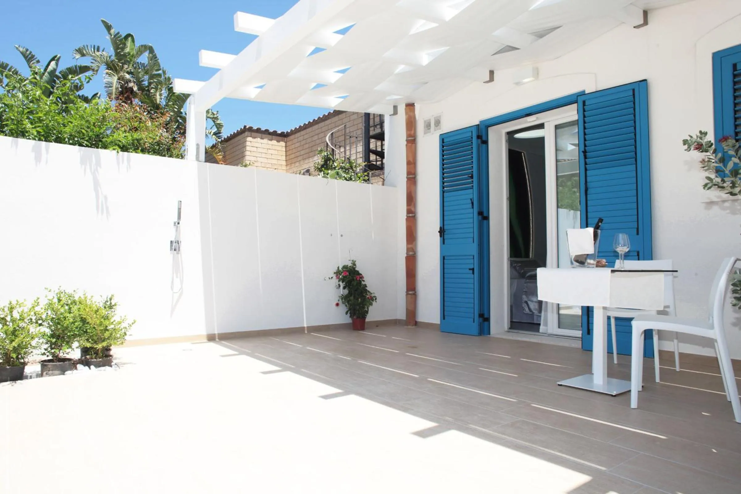 Patio in Rivazzurra Design Rooms