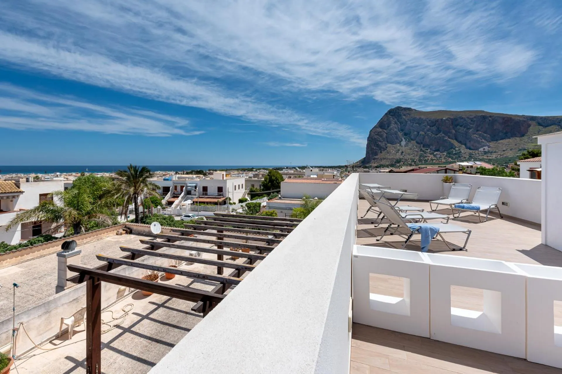 Balcony/Terrace in Rivazzurra Design Rooms