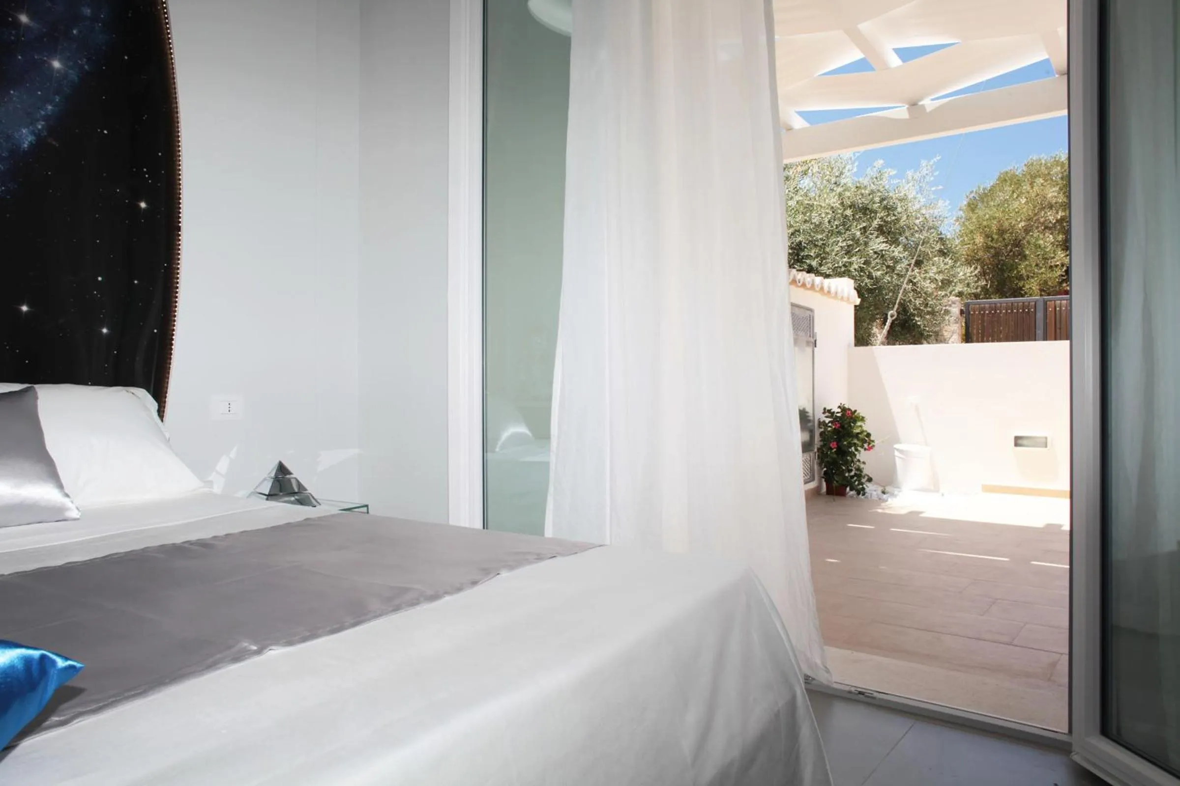 Photo of the whole room, Bed in Rivazzurra Design Rooms