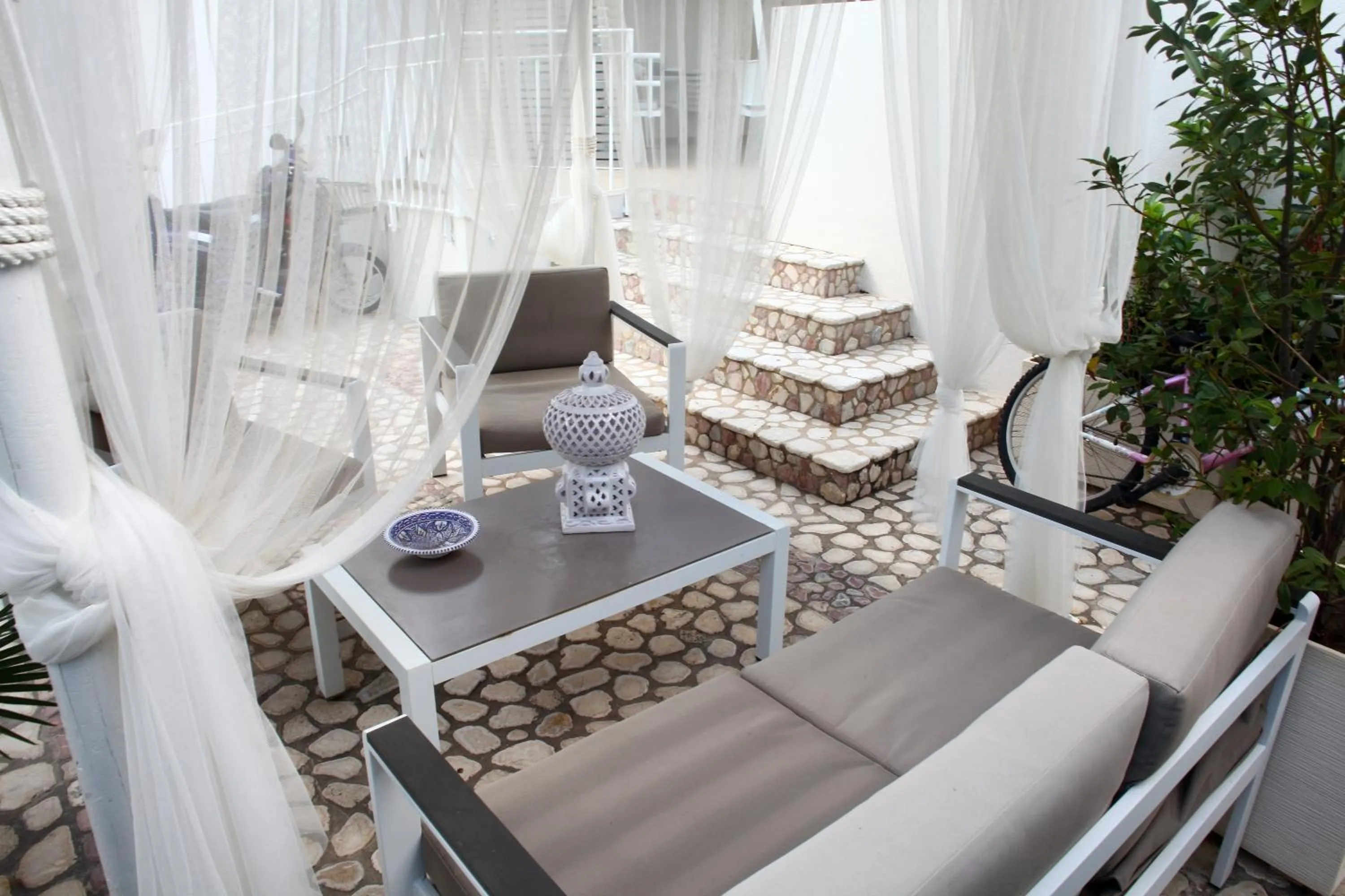 Patio in Rivazzurra Design Rooms