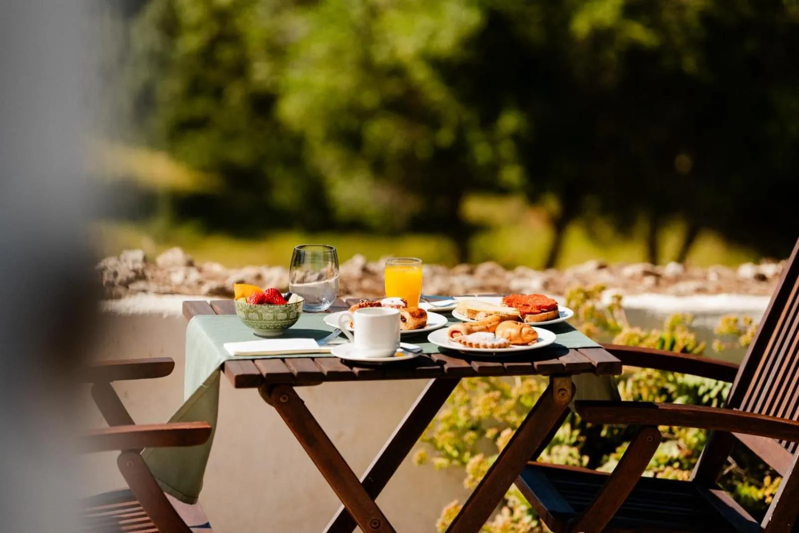 Buffet breakfast in Hotel Rural Binigaus Vell