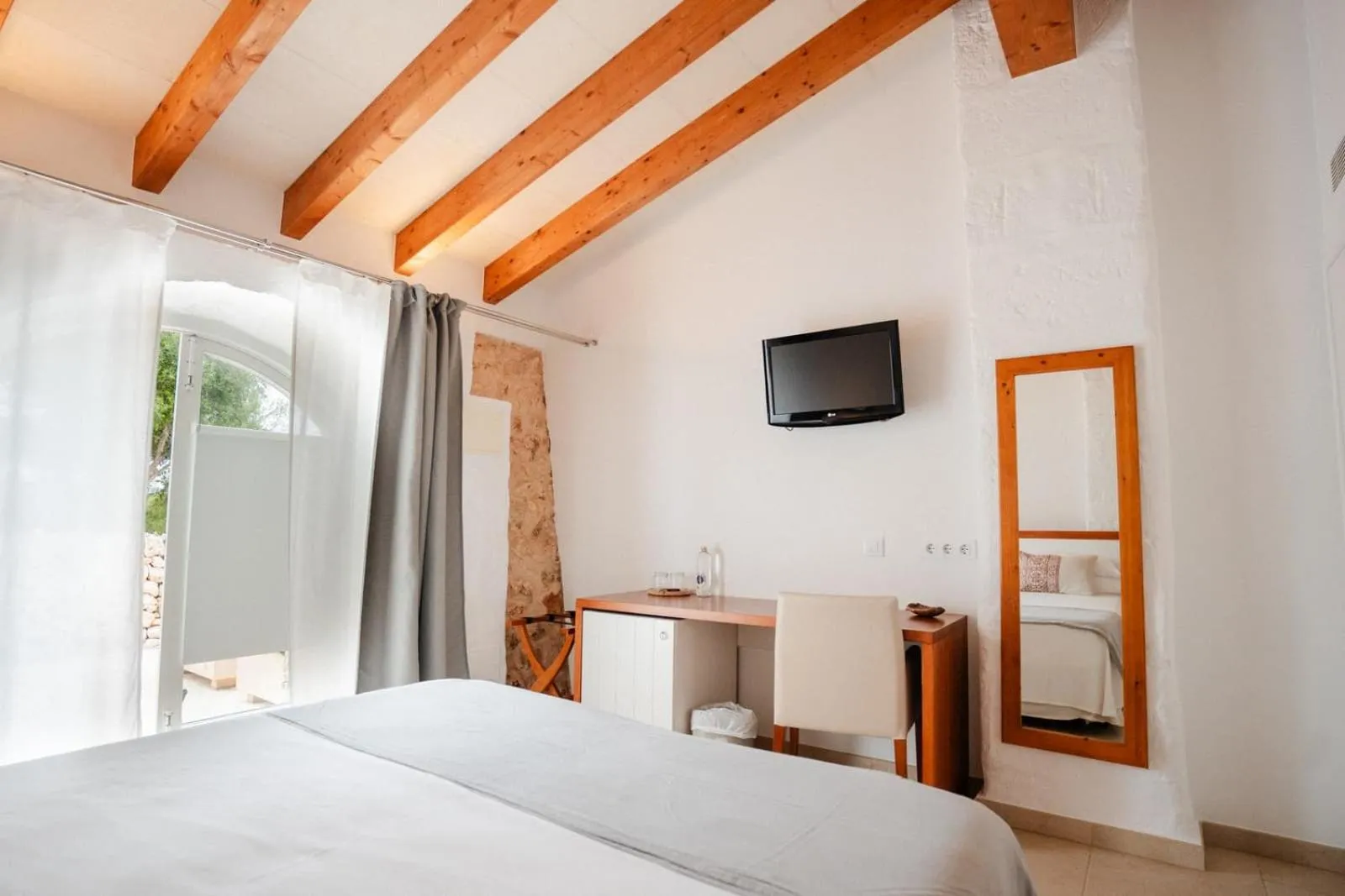 Bed in Hotel Rural Binigaus Vell