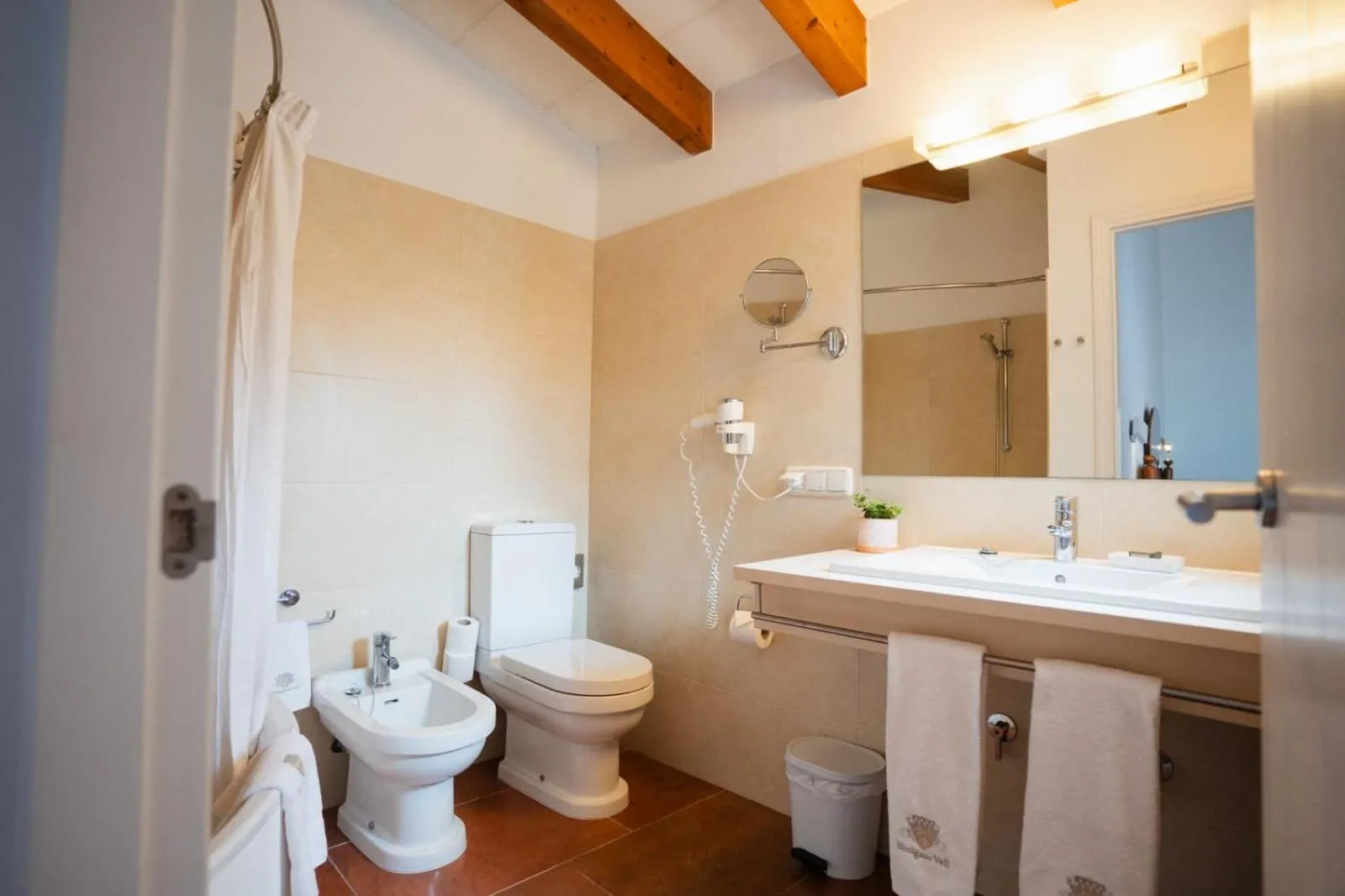 Bathroom in Hotel Rural Binigaus Vell