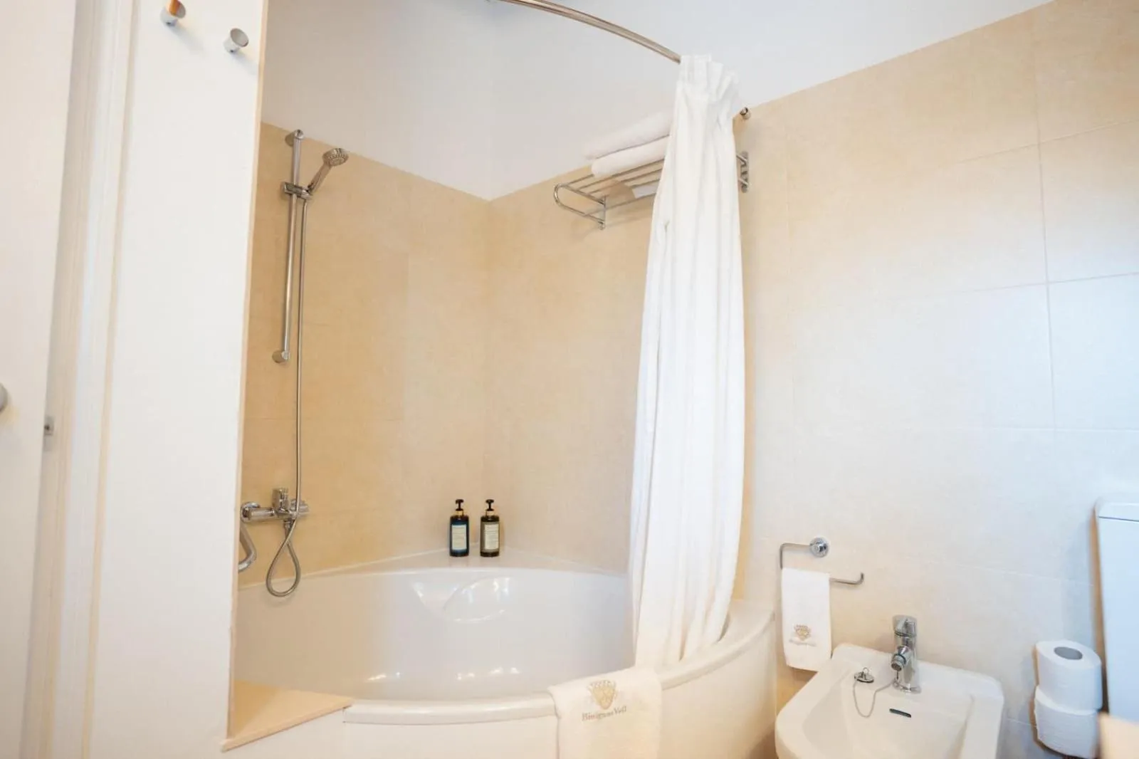 Bathroom in Hotel Rural Binigaus Vell