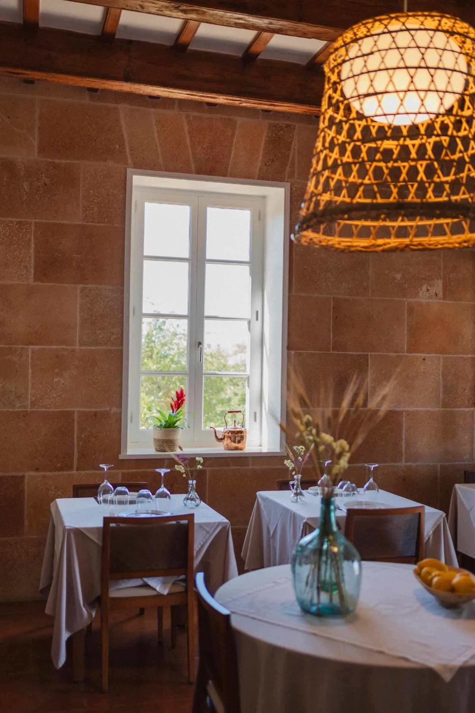 Restaurant/places to eat in Hotel Rural Binigaus Vell