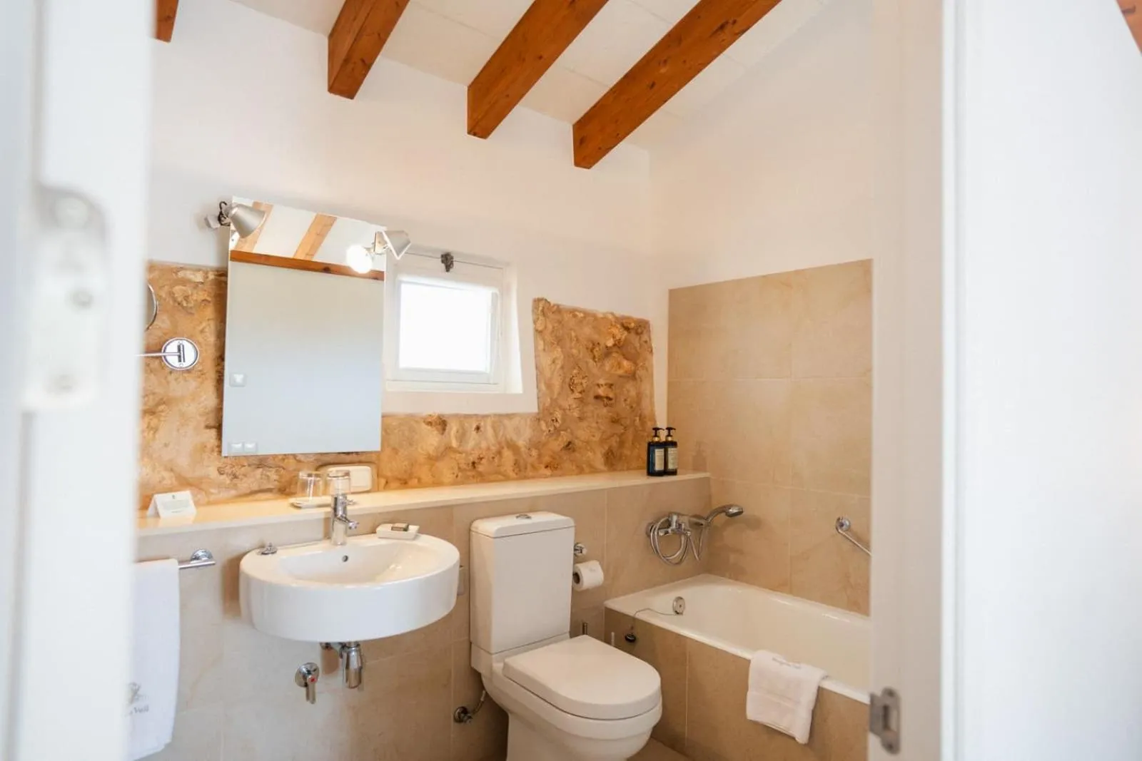 Bathroom in Hotel Rural Binigaus Vell