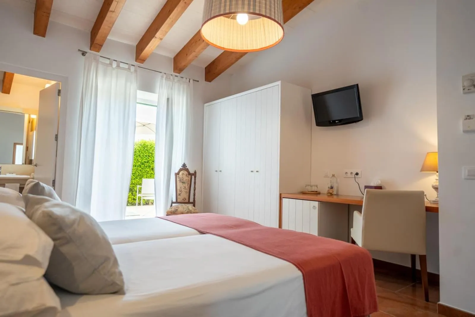 Bed in Hotel Rural Binigaus Vell