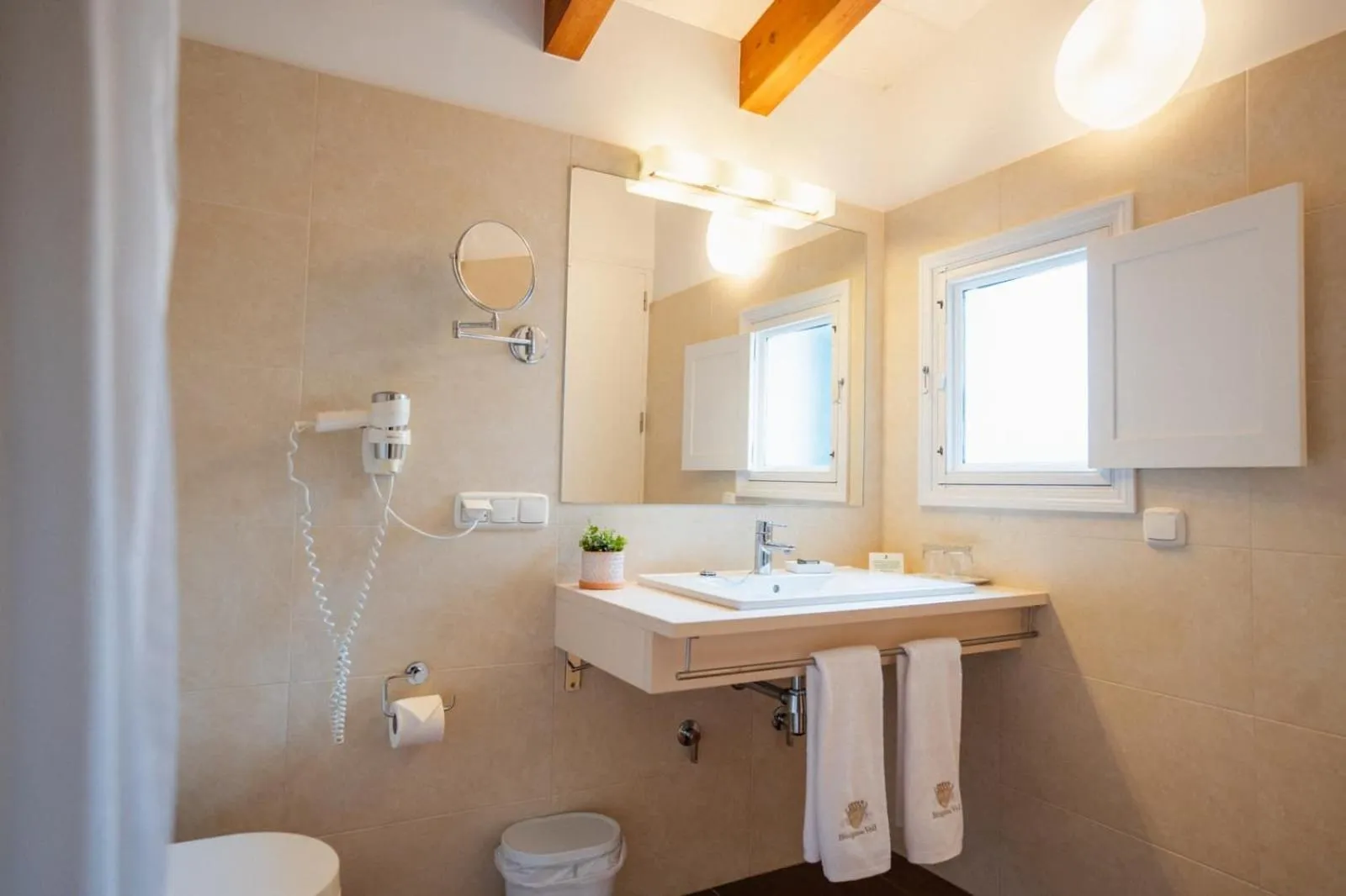 Bathroom in Hotel Rural Binigaus Vell