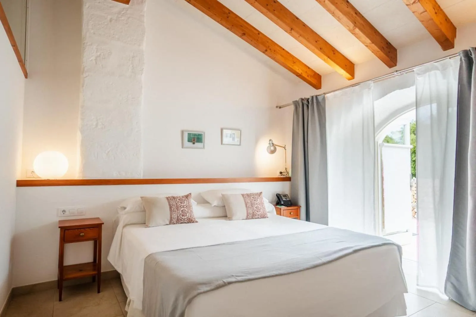 Bed in Hotel Rural Binigaus Vell