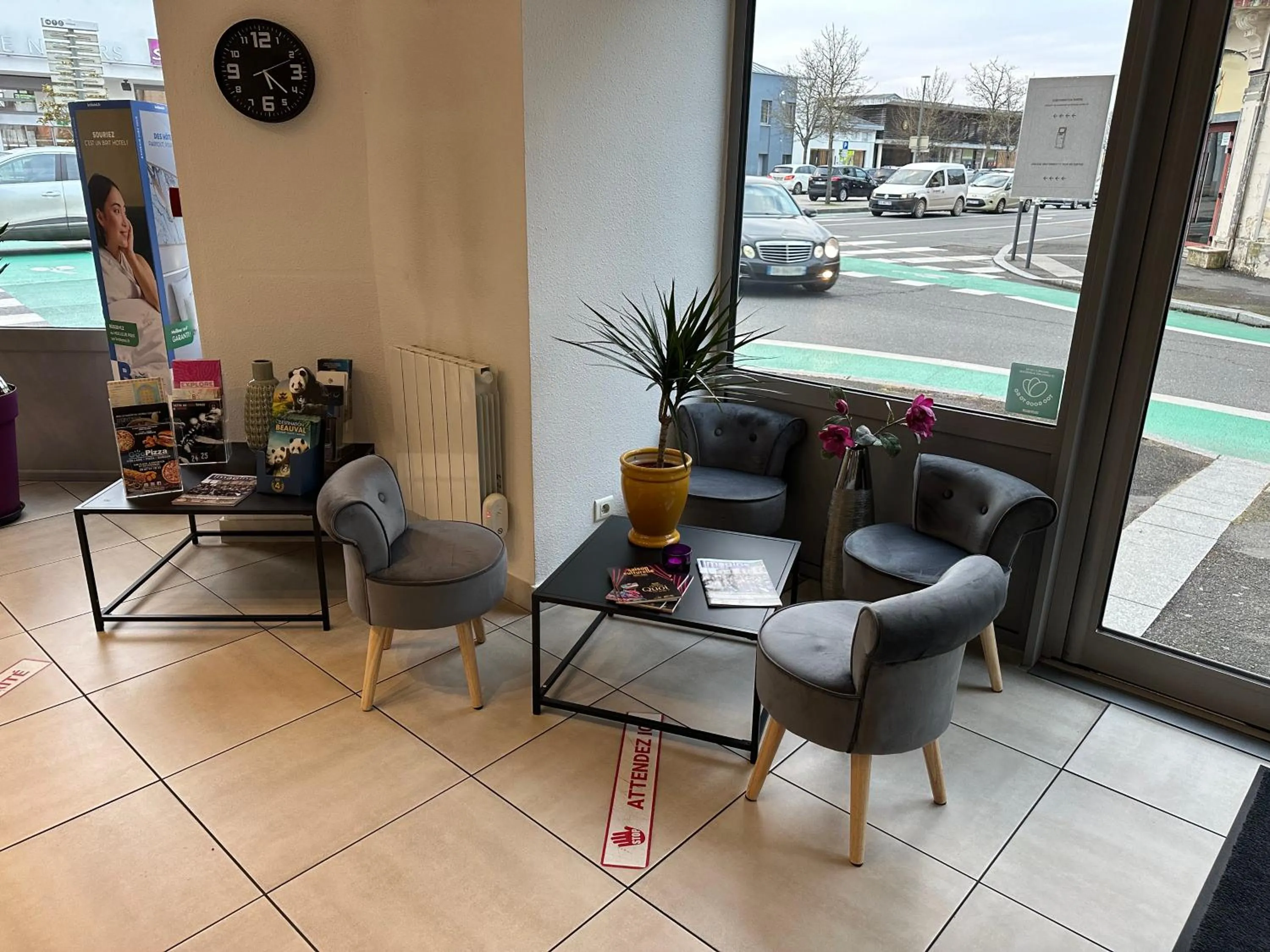 Breakfast in BRIT HOTEL CONFORT NEVERS Centre Gare