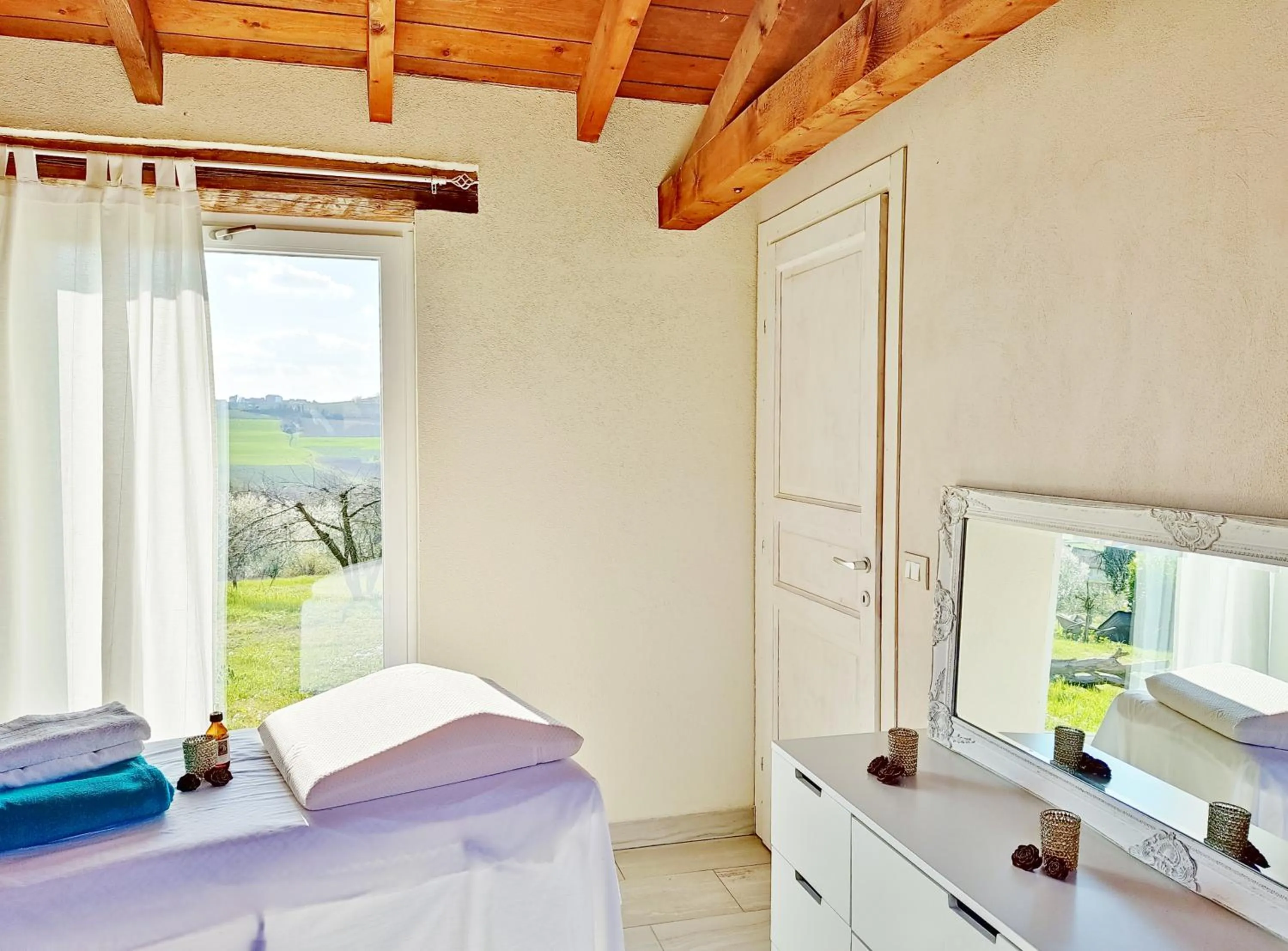 Massage, Bed in Country House Montessino - adults only